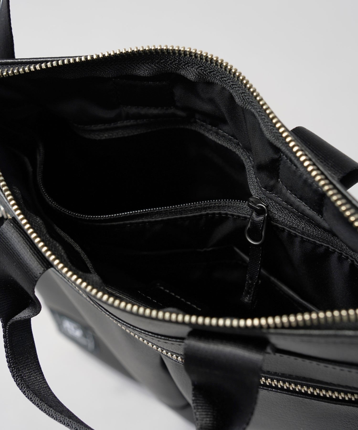 Aluminum Bonded Leather Shoulder Bag