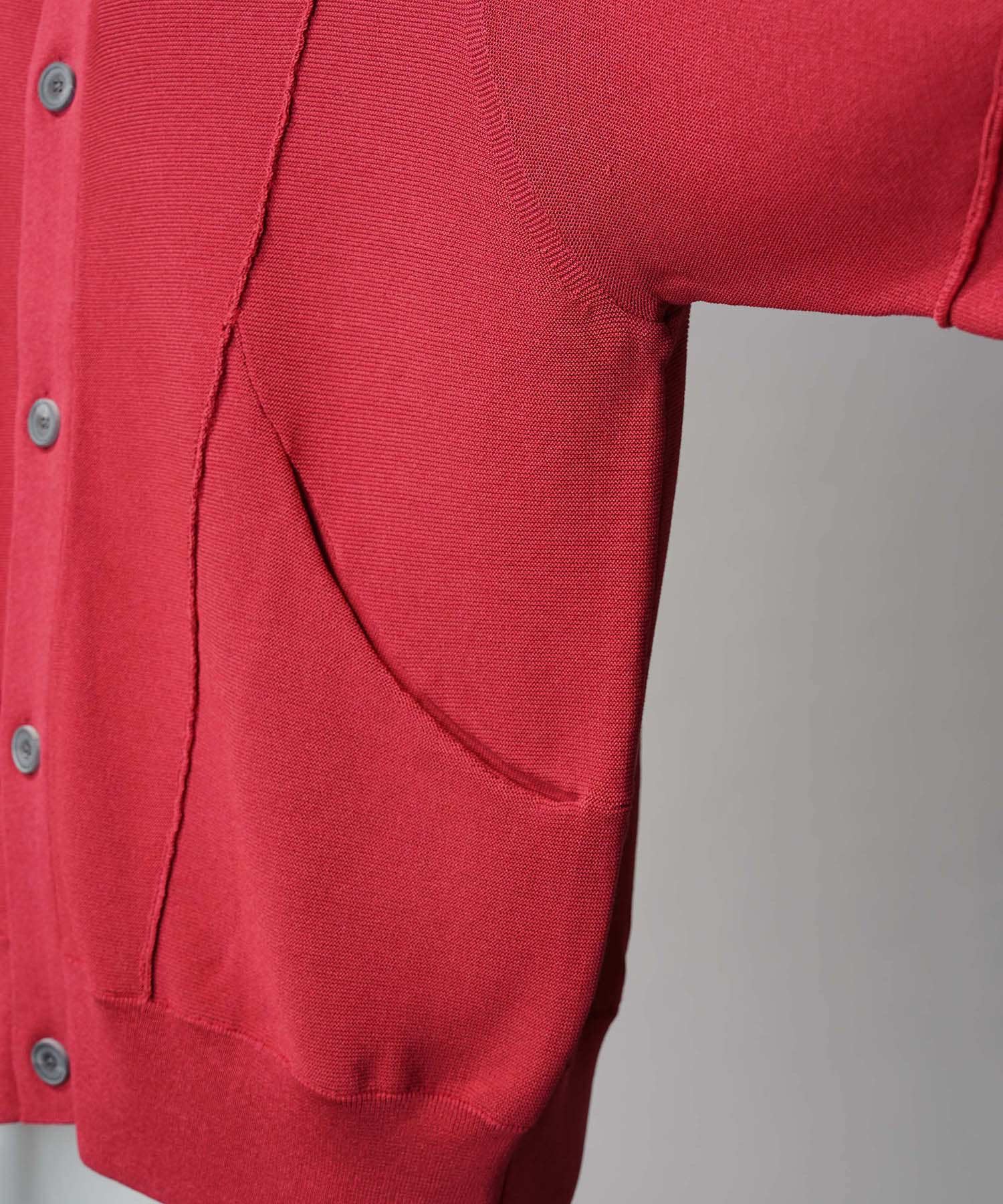 Gradation Short Length Prime-Over V-Neck Knit Pullover