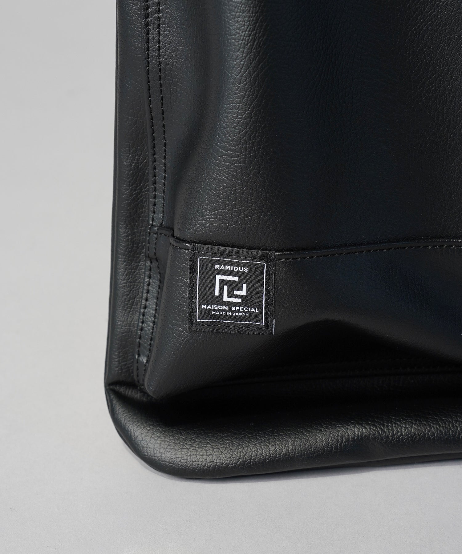 Aluminum Bonded Leather Shoulder Bag