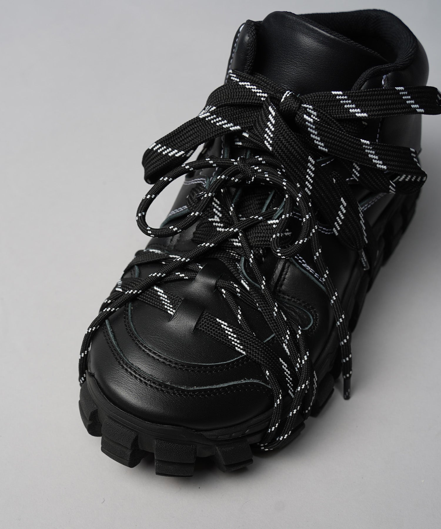 [SPECIAL SHOES FACTORY COLLABORATION] Rattling Sole Low-Cut Shoes