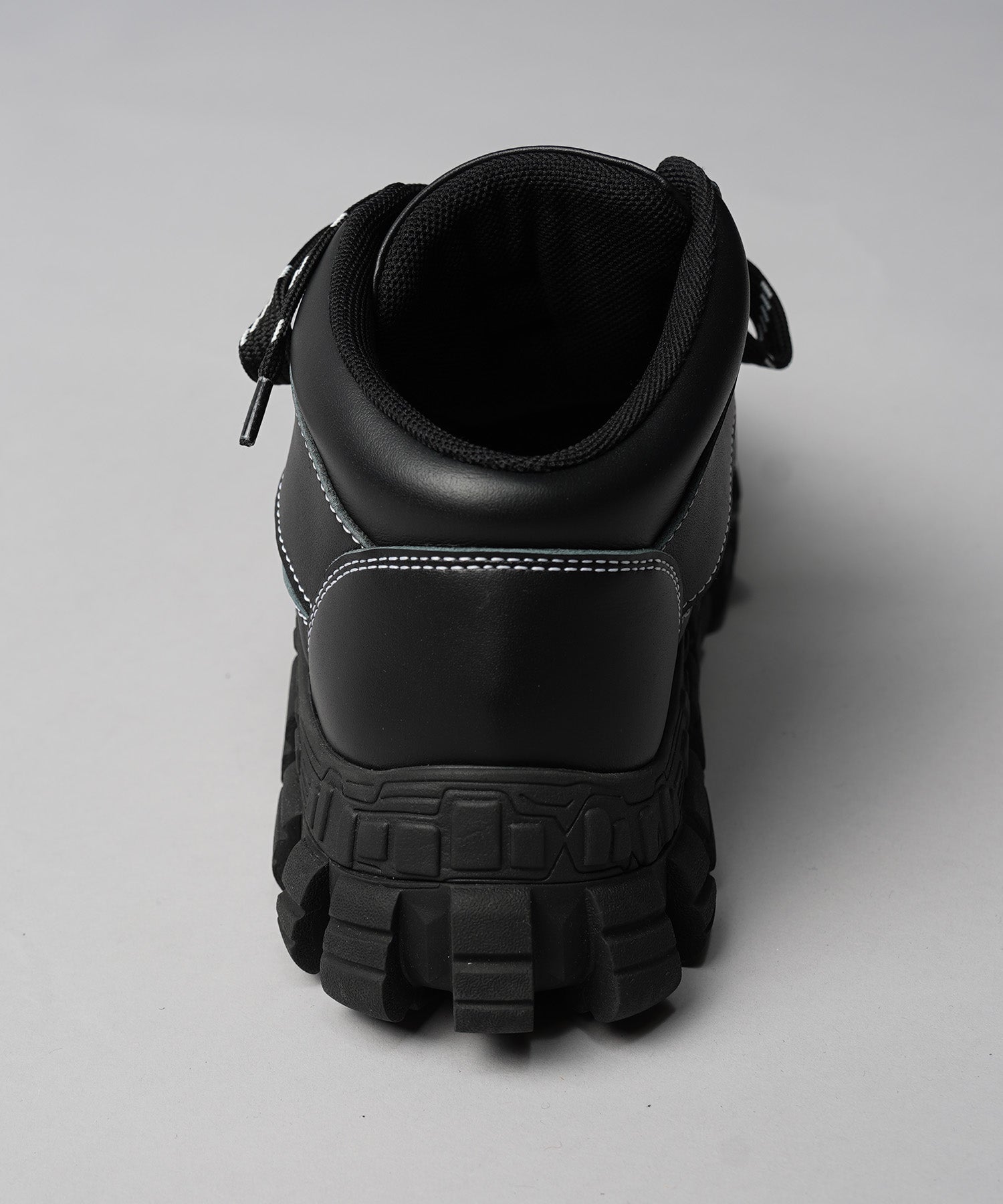 [SPECIAL SHOES FACTORY COLLABORATION] Rattling Sole Low-Cut Shoes