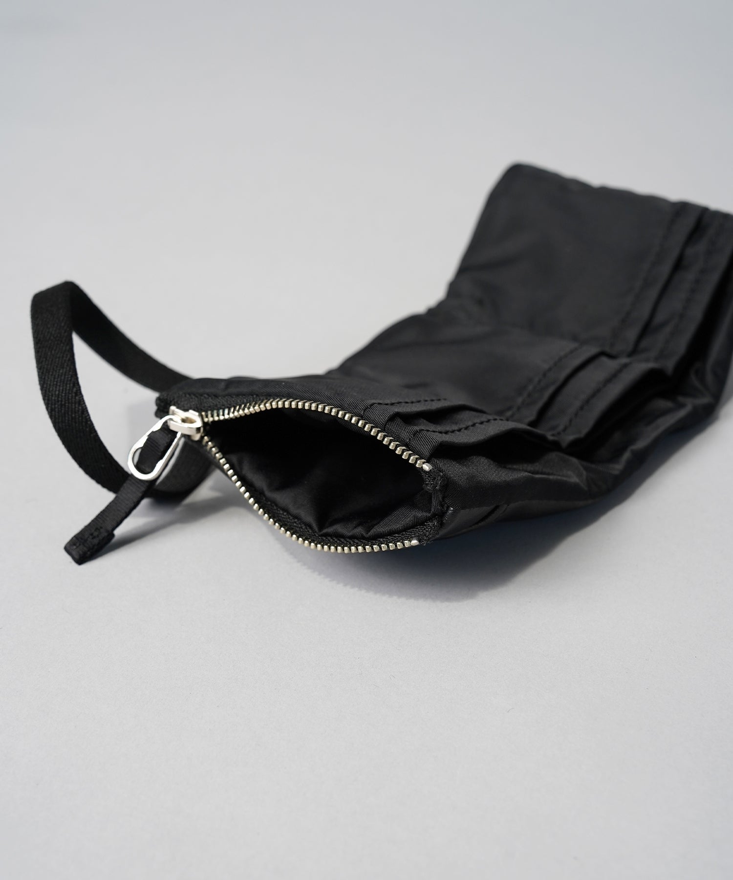 Aluminum Bonded Leather Shoulder Bag