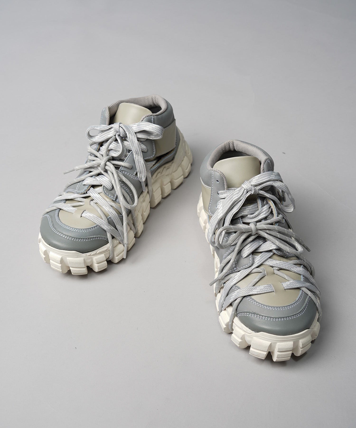 [SPECIAL SHOES FACTORY COLLABORATION] Rattling Sole Low-Cut Shoes