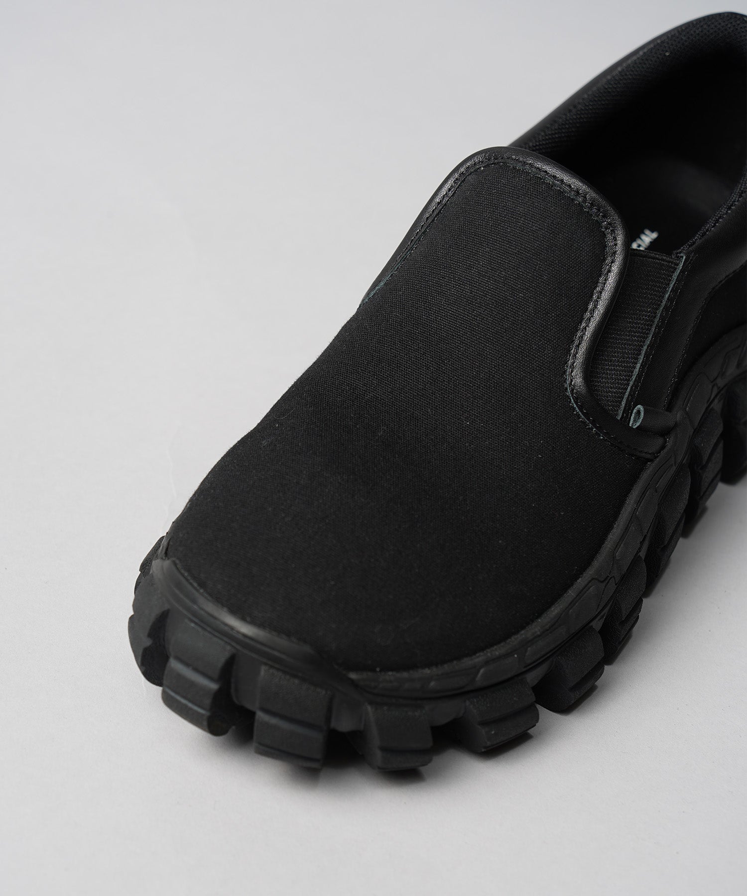 [SPECIAL SHOES FACTORY COLLABORATION] Rattling Sole Low-Cut Shoes