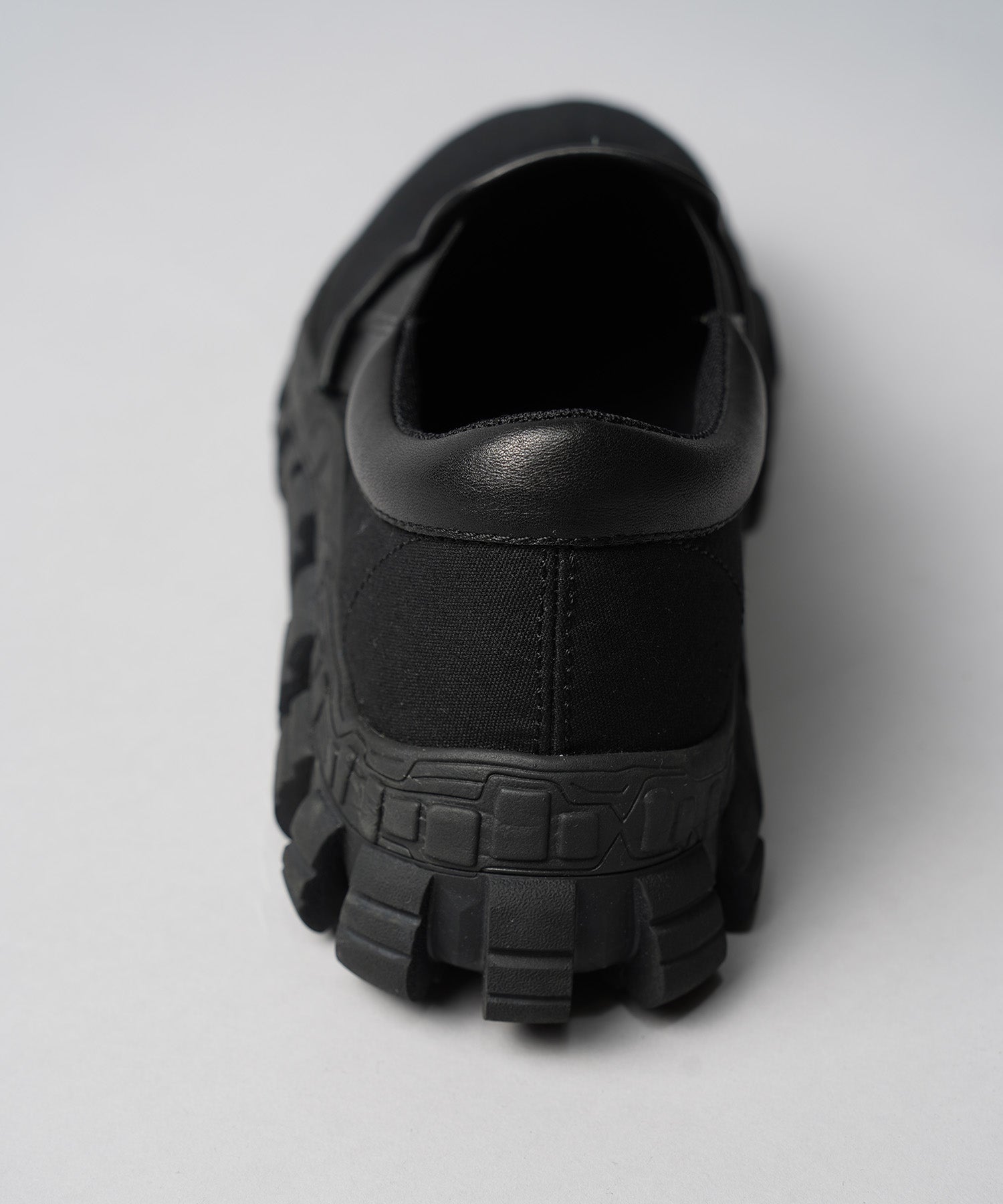 [SPECIAL SHOES FACTORY COLLABORATION] Rattling Sole Low-Cut Shoes