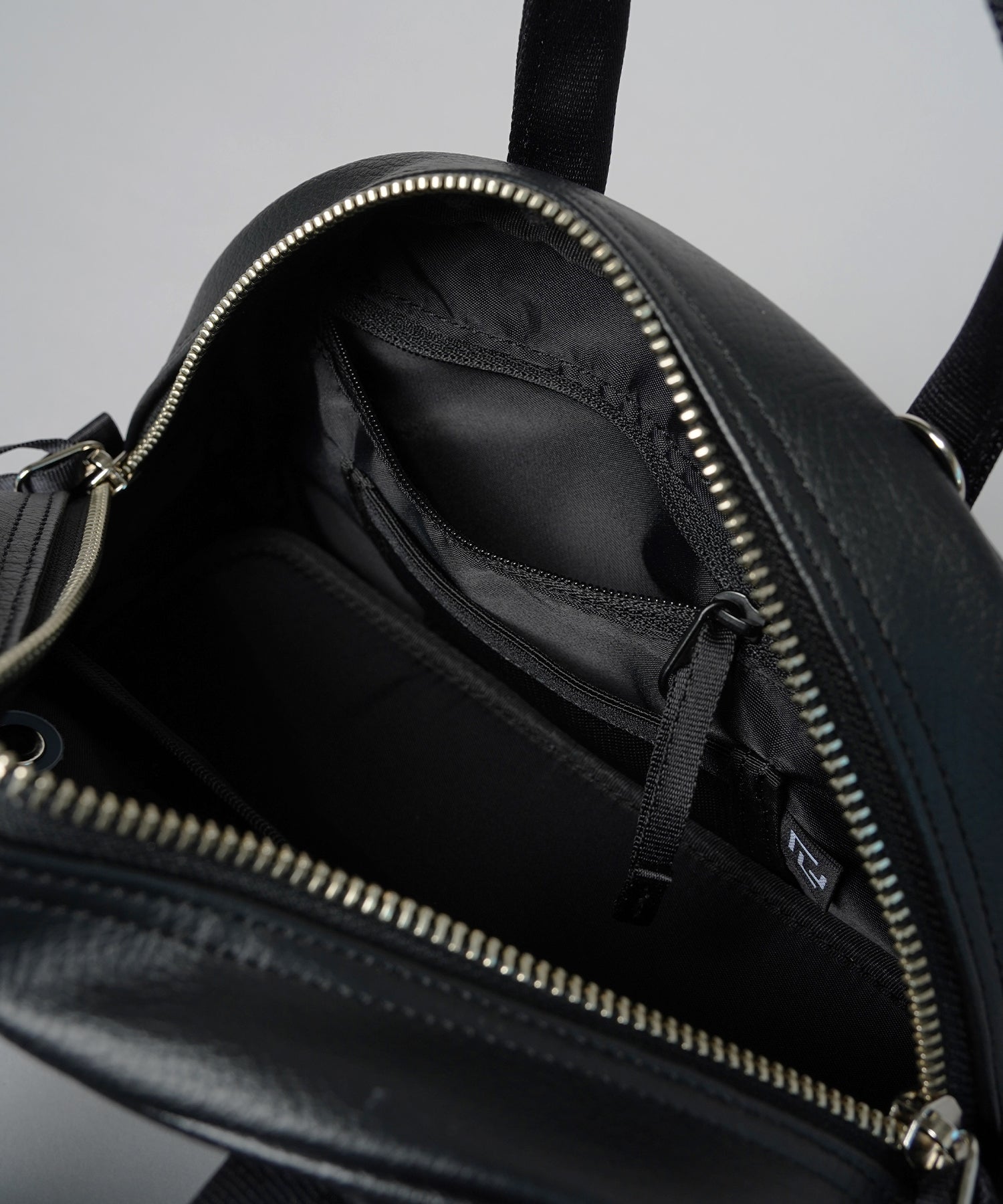 Aluminum Bonded Leather Shoulder Bag