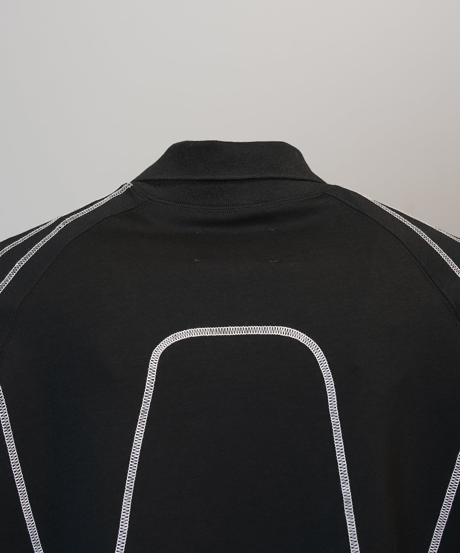 【26SS PRE-ORDER】V-neck Stitch Work Prime-Over Raglan Short Sleeve Polo Shirt