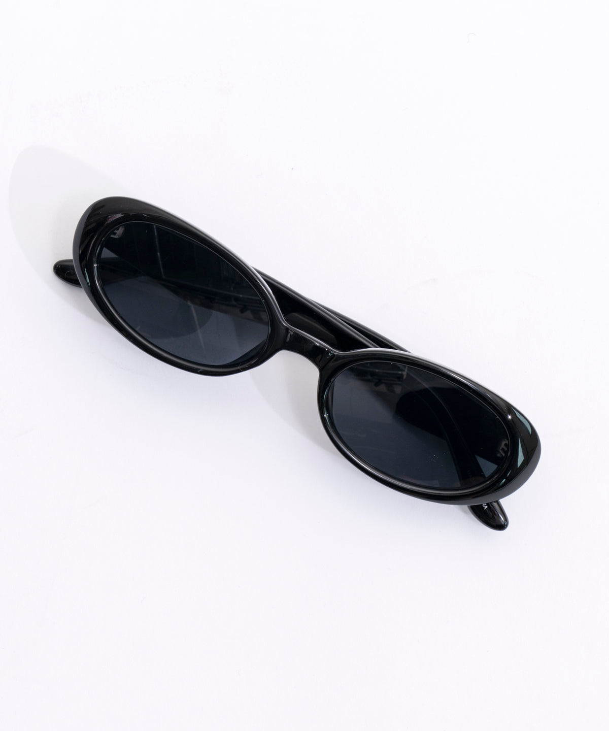 OVAL SUNGLASSES