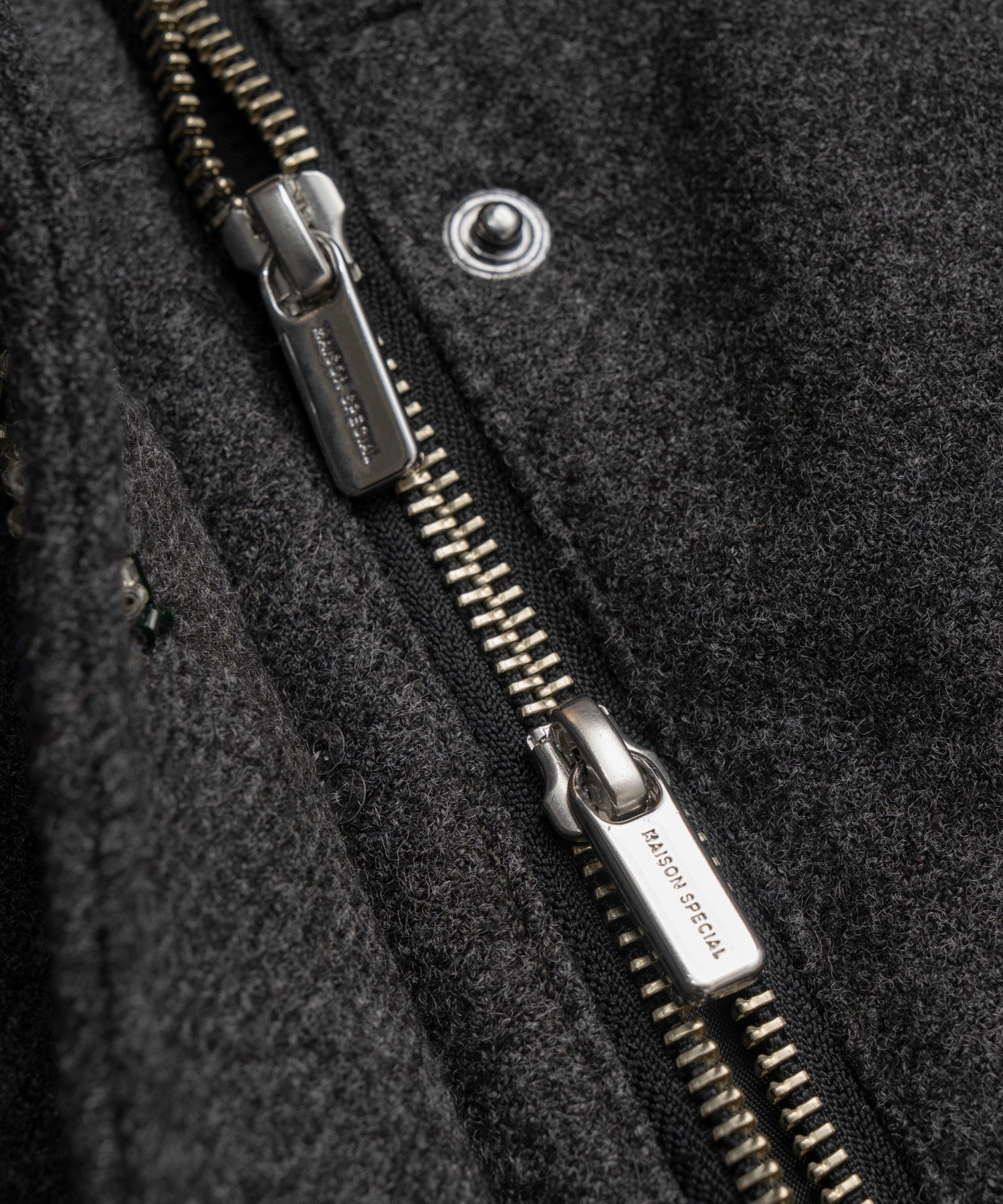 [26WINTER COLLECTION] 2WAY 领 Bijou 刺绣羽绒外套