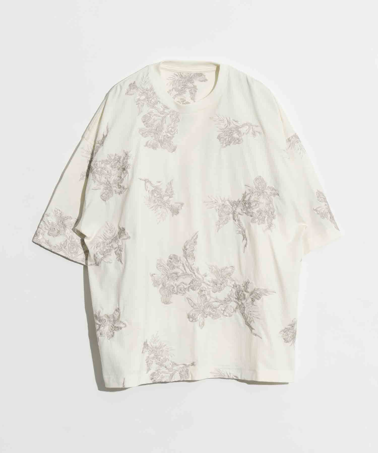 フラワー刺繍プライムオーバークルーネックTシャツ