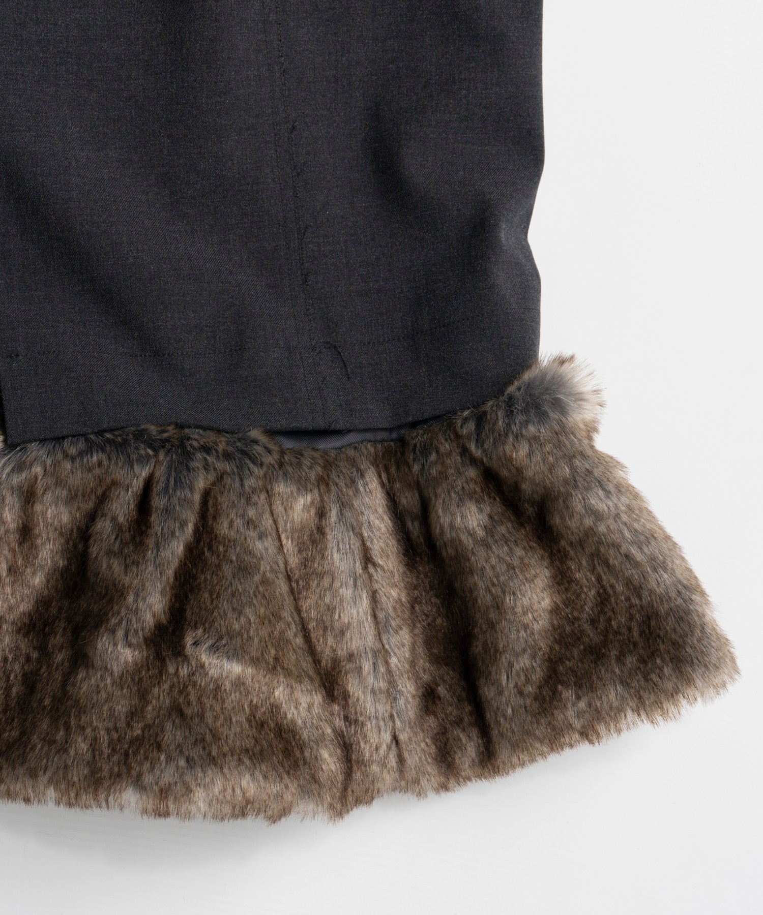 【26WINTER PRE-ORDER】Fur Hem 2WAY Skirt