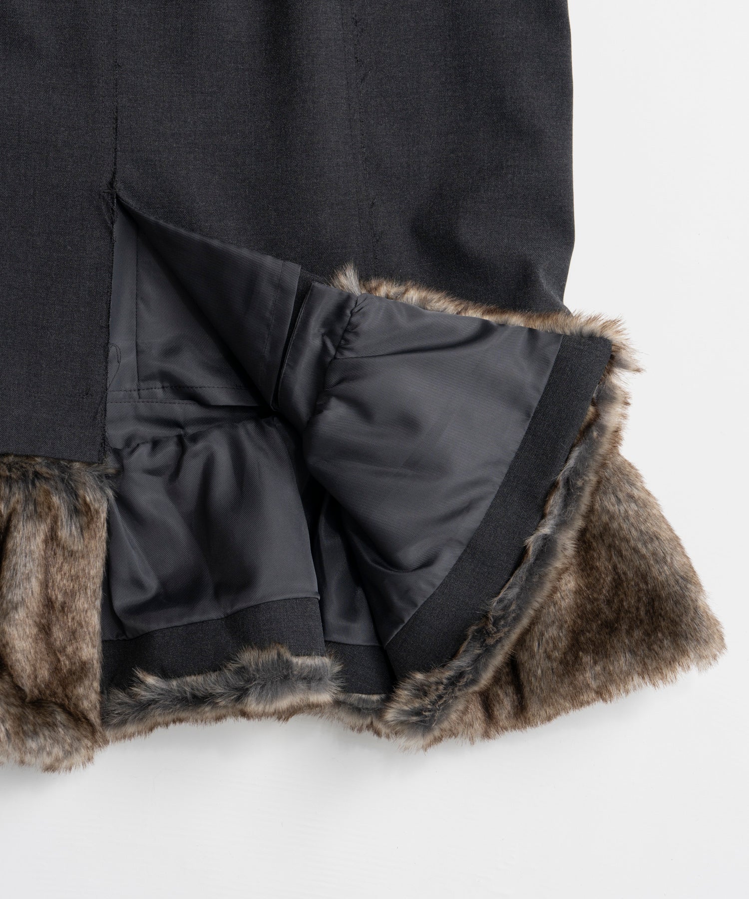 【26WINTER PRE-ORDER】Fur Hem 2WAY Skirt