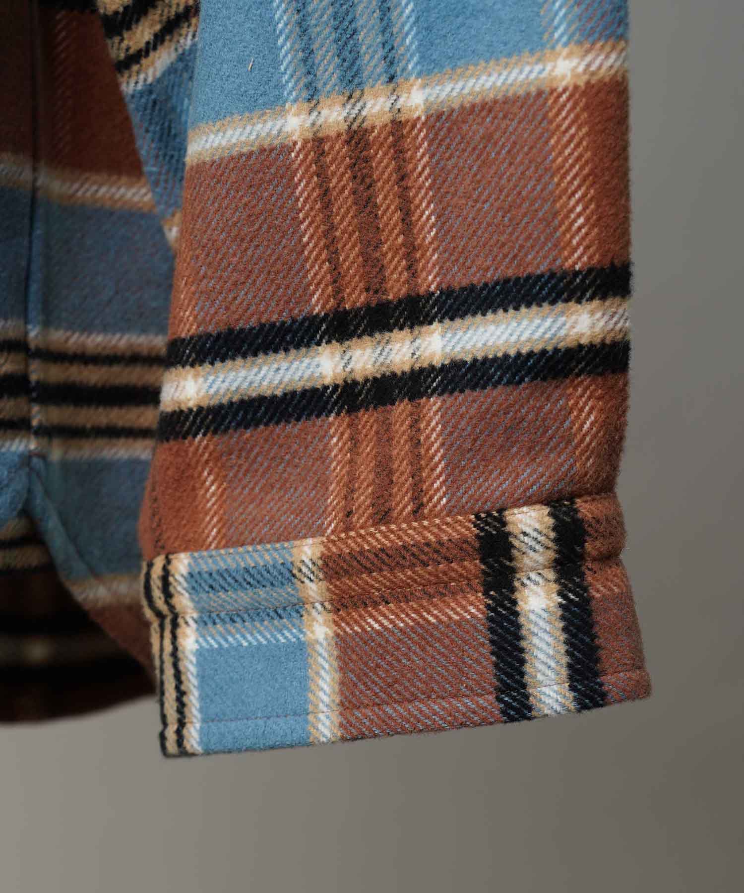 [意大利死库织物]原始的常规领绒布衬衫