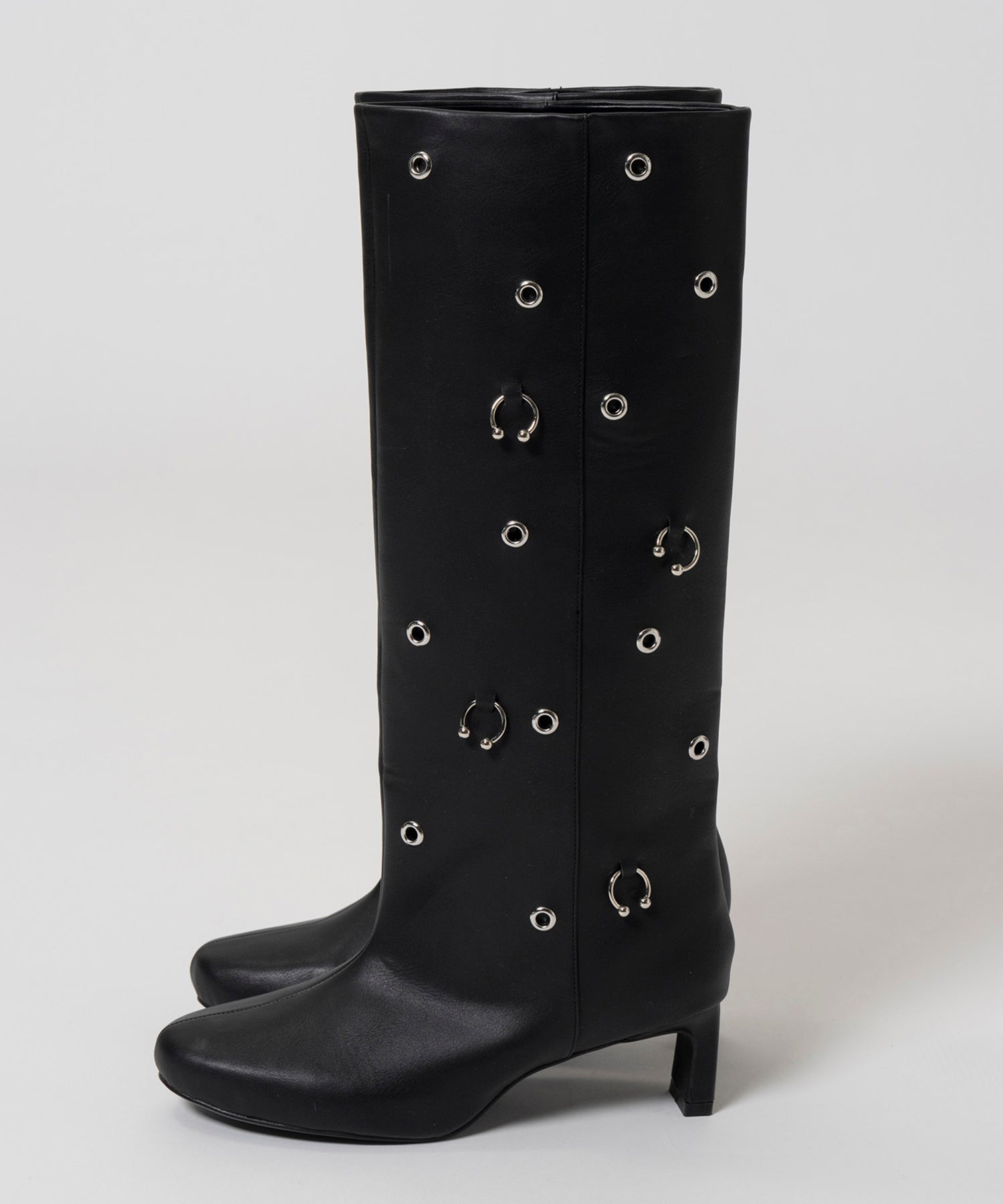 【26AUTUMN PRE-ORDER】Round-Toe Pierced Wide Long Boots