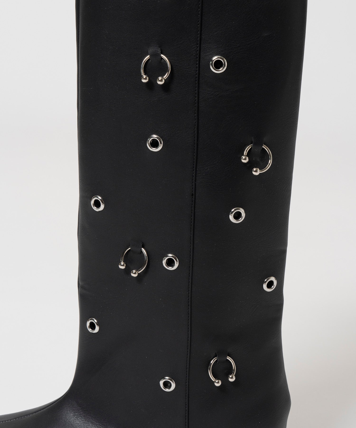 【26AUTUMN PRE-ORDER】Round-Toe Pierced Wide Long Boots