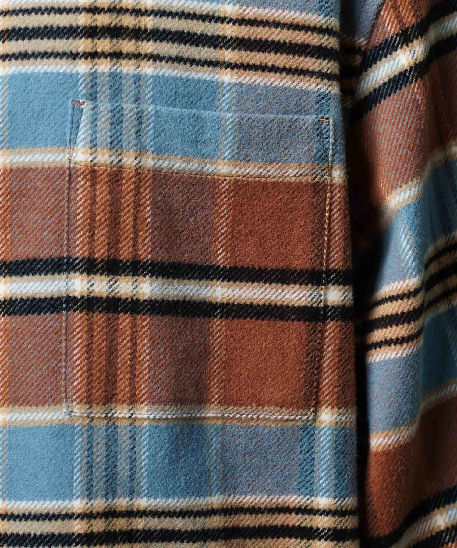 [意大利死库织物]原始的常规领绒布衬衫