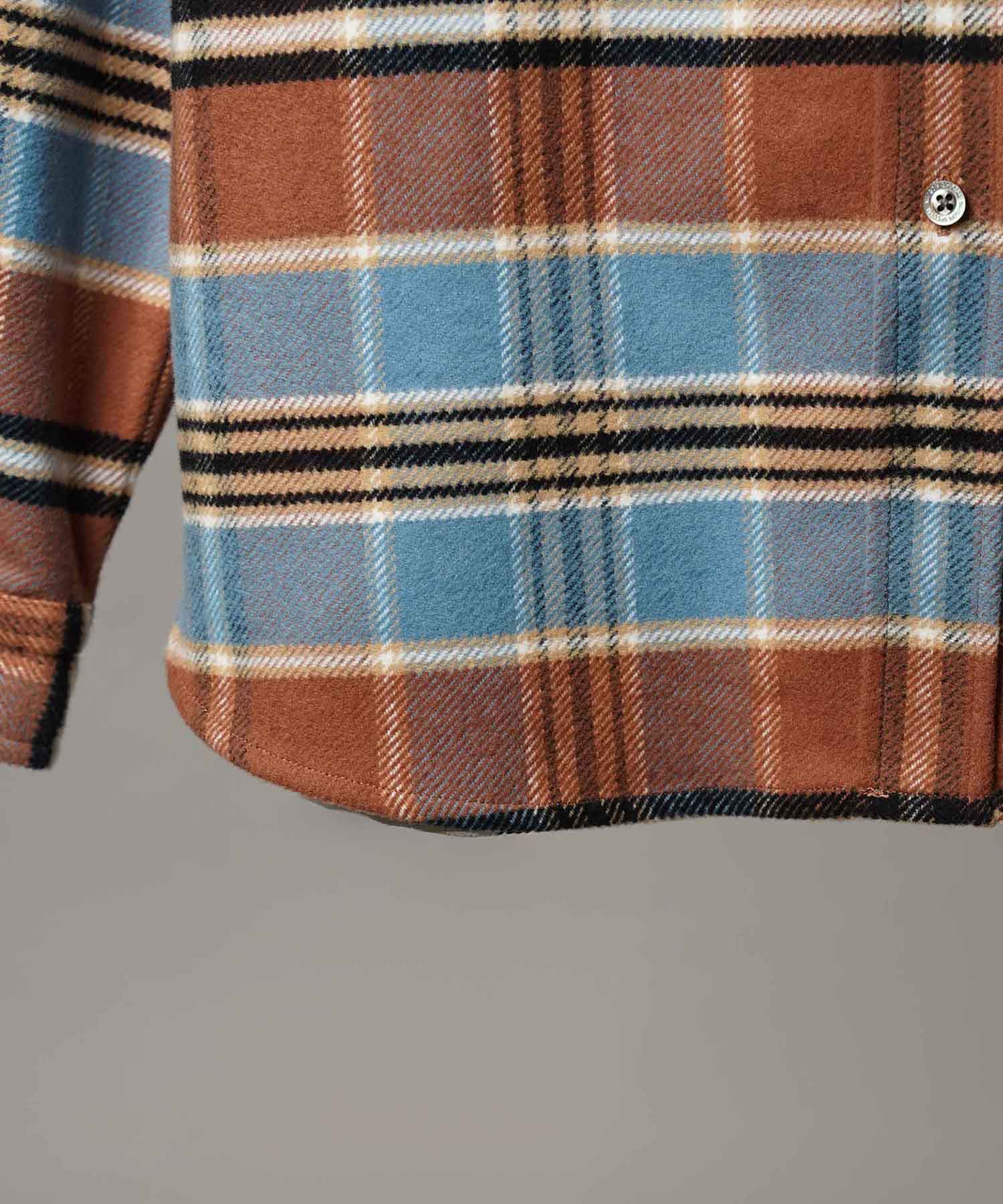 [意大利死库织物]原始的常规领绒布衬衫