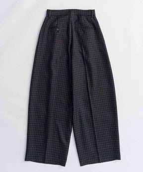 Two Tuck Curve Wide Tapered Pants
