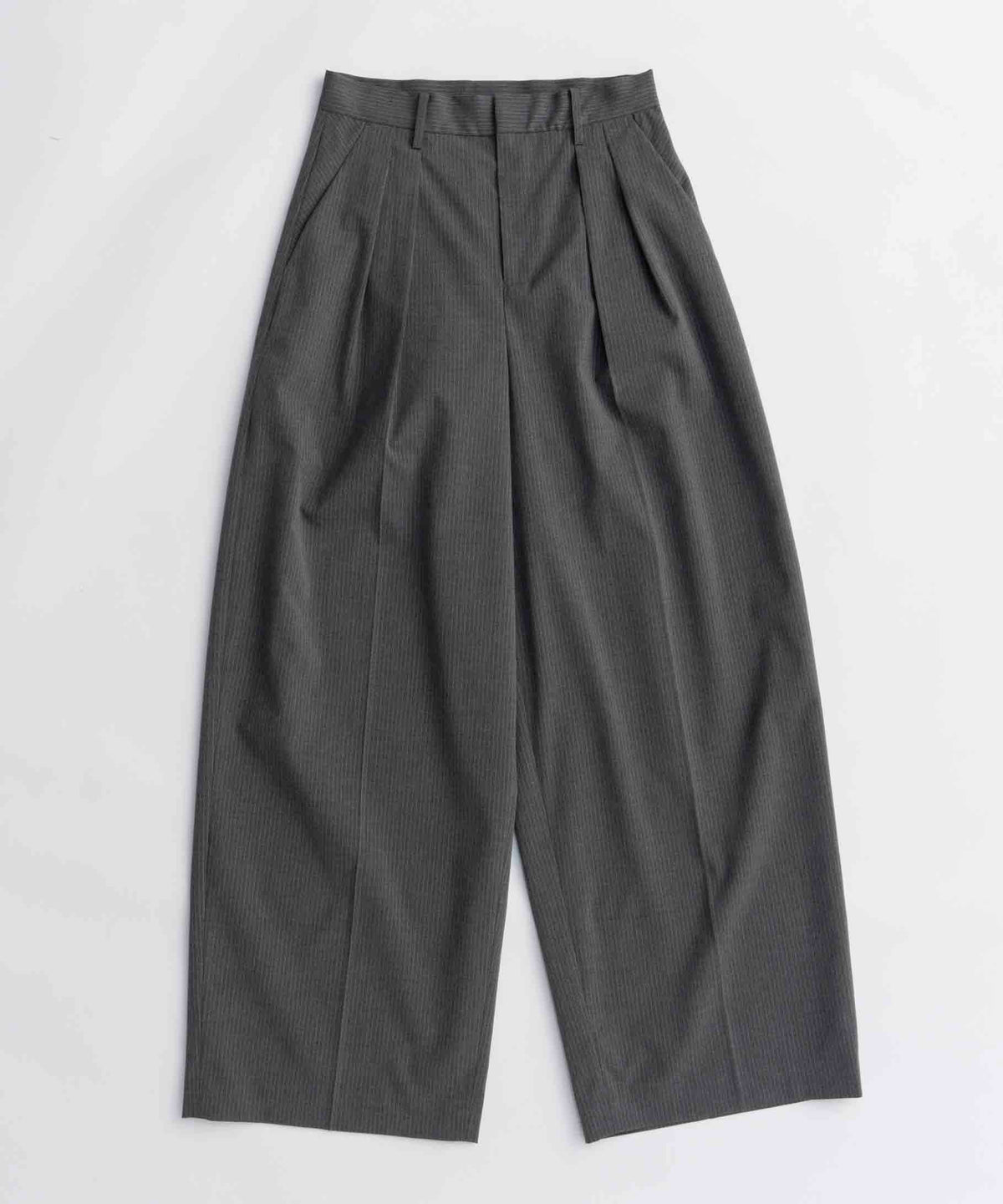 Two Tuck Curve Wide Tapered Pants