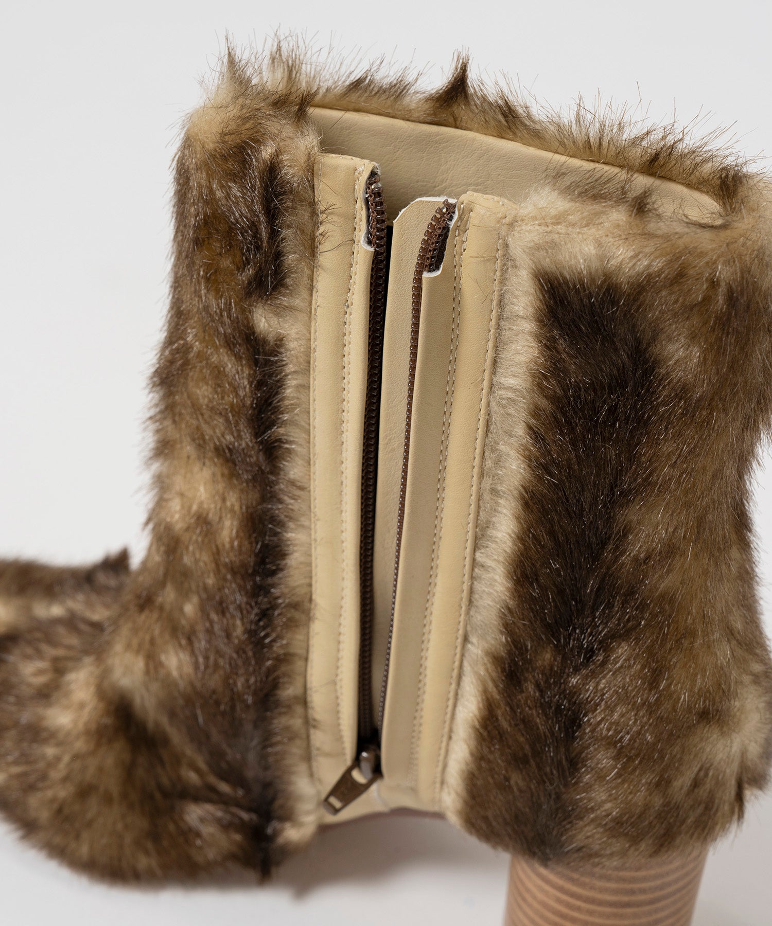 【26AUTUMN PRE-ORDER】Fur-Like Square Short Boots