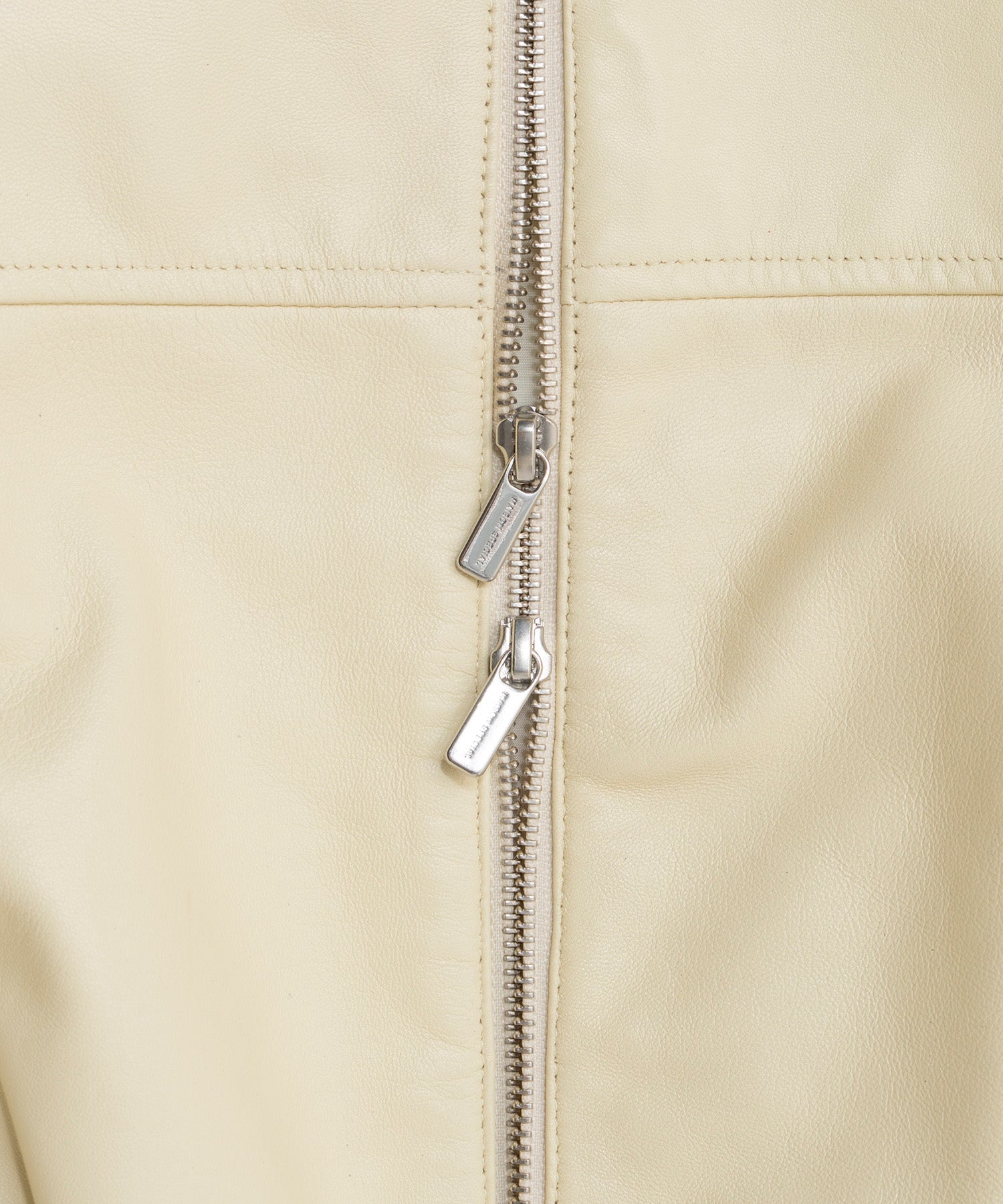 [26SPRING PRE-ORDER] 볼륨감 있는 가죽 블루종