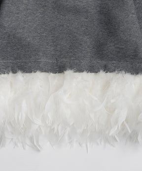 【26AUTUMN PRE-ORDER】Feather Hem Half-Zip Top