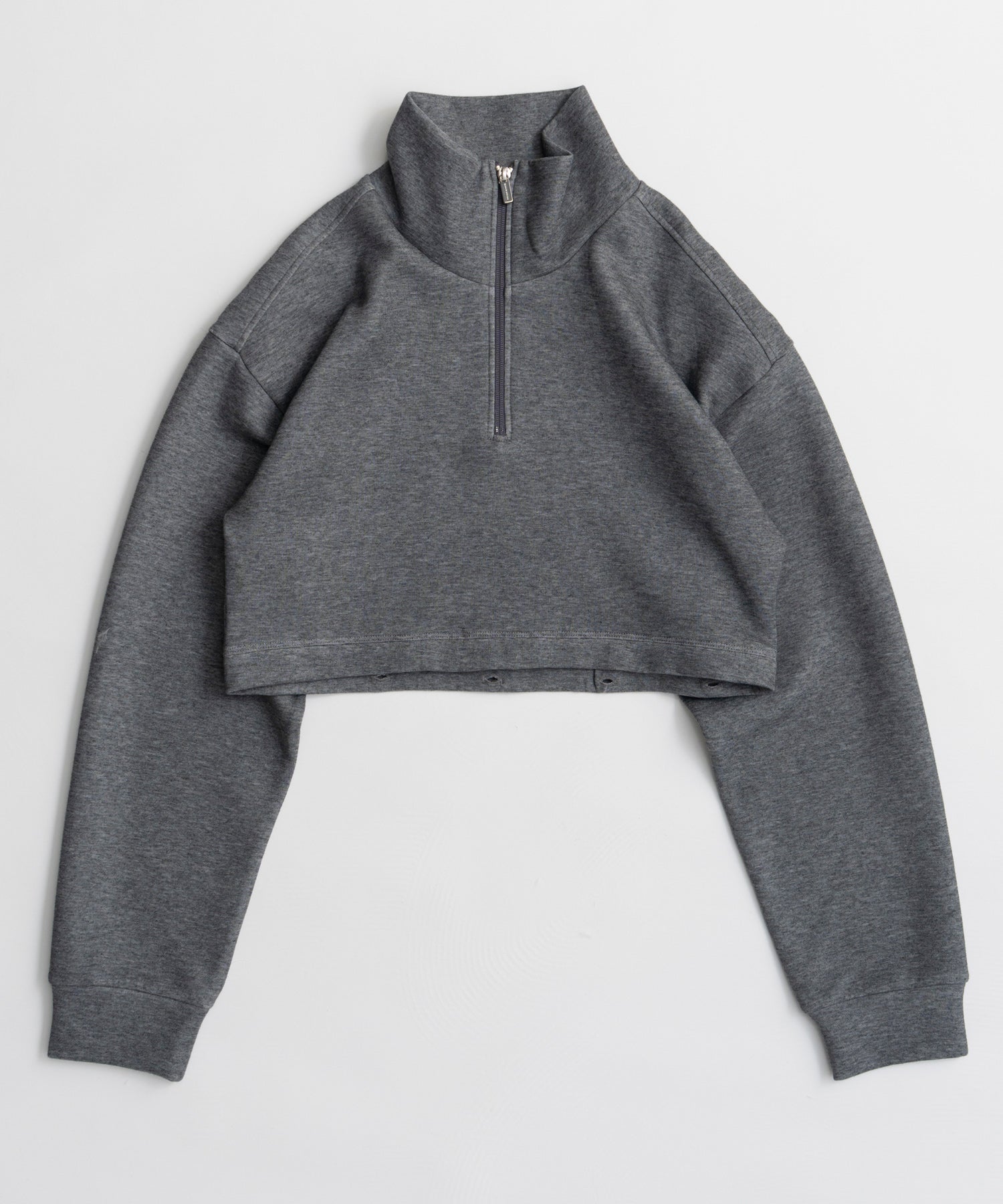 【26AUTUMN PRE-ORDER】Feather Hem Half-Zip Top