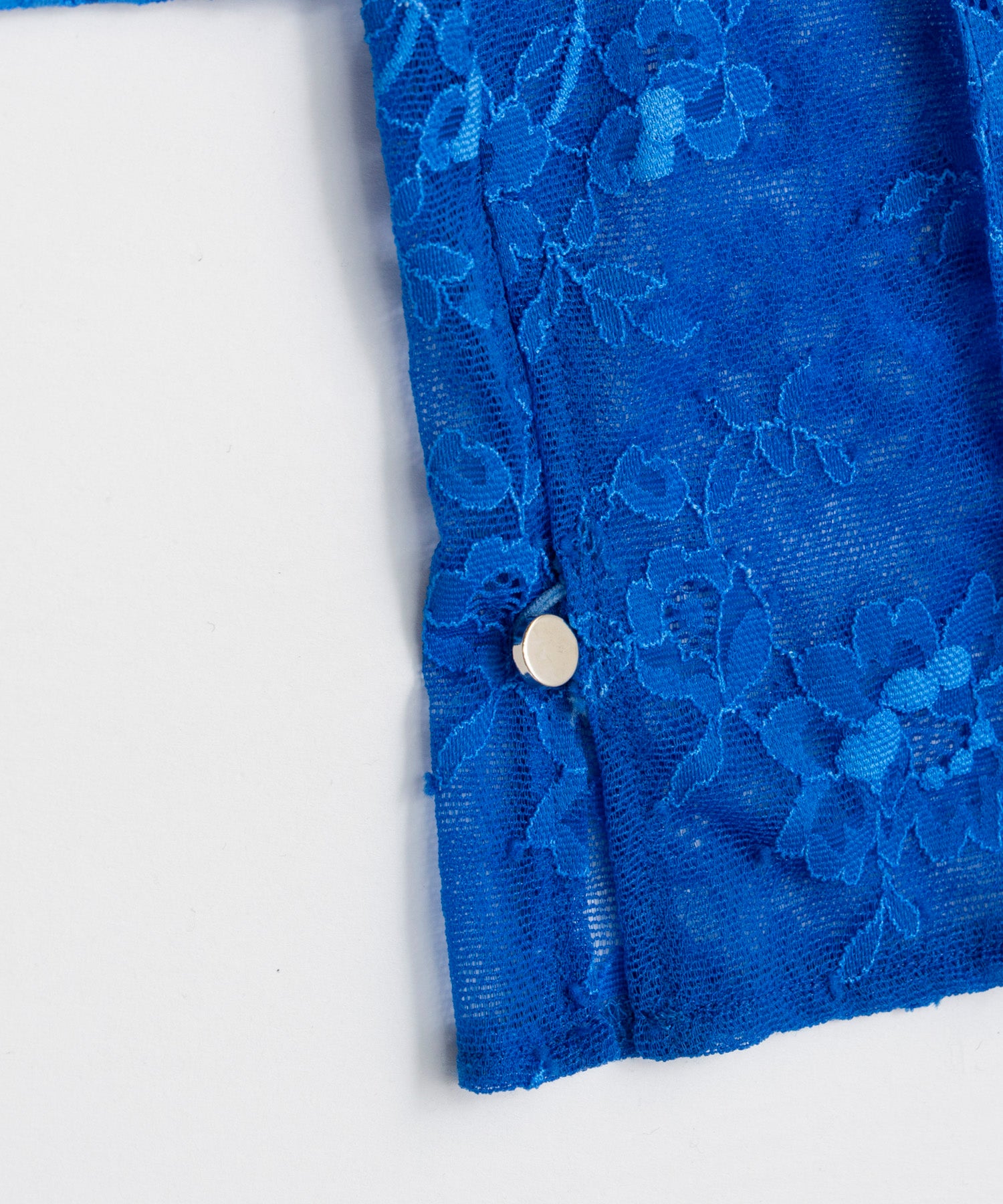 【26AUTUMN PRE-ORDER】Sleeve Slit Lace Top