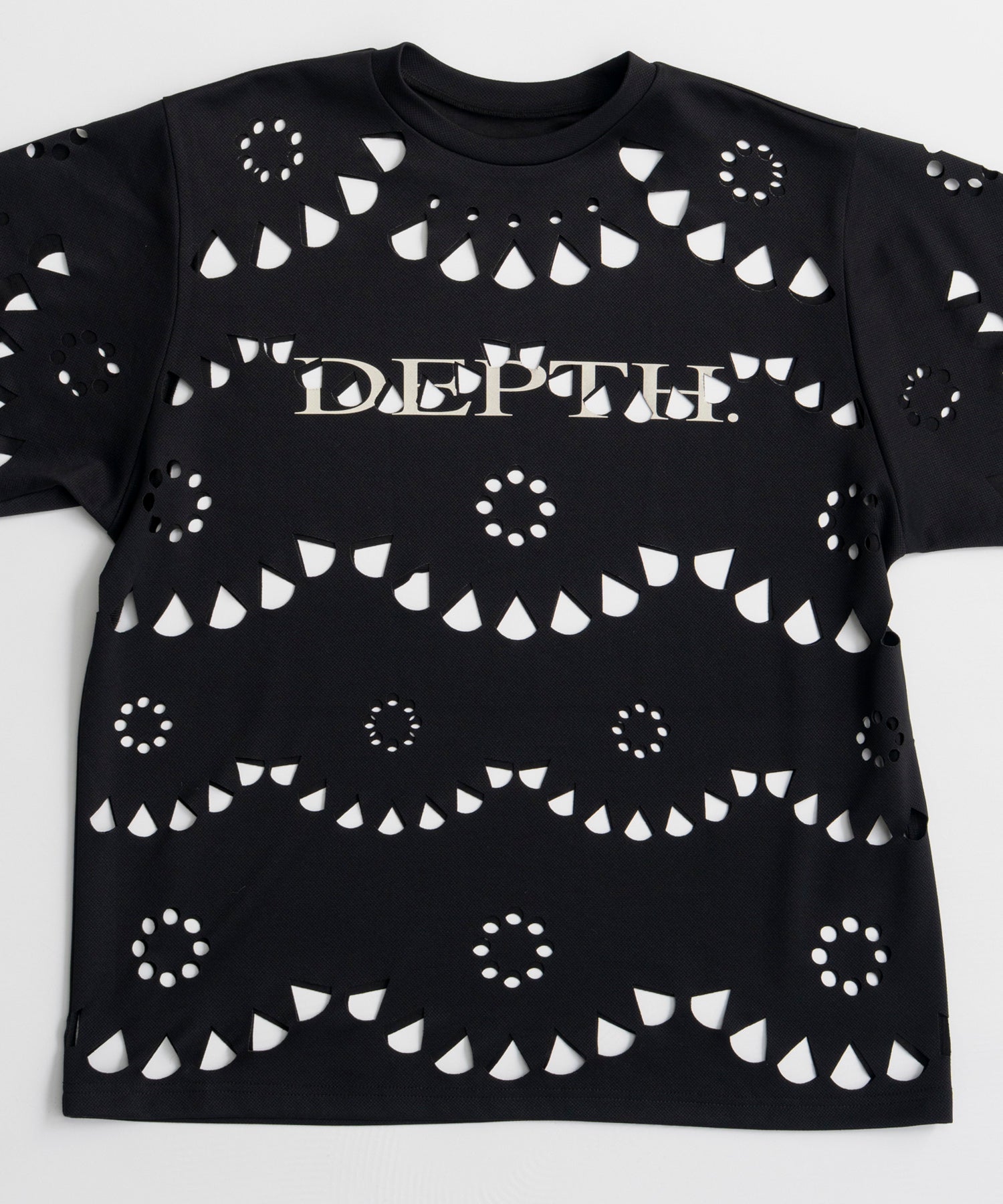 【26AUTUMN PRE-ORDER】Laser-Cut Motif Logo T-Shirt