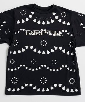 【26AUTUMN PRE-ORDER】Laser-Cut Motif Logo T-Shirt