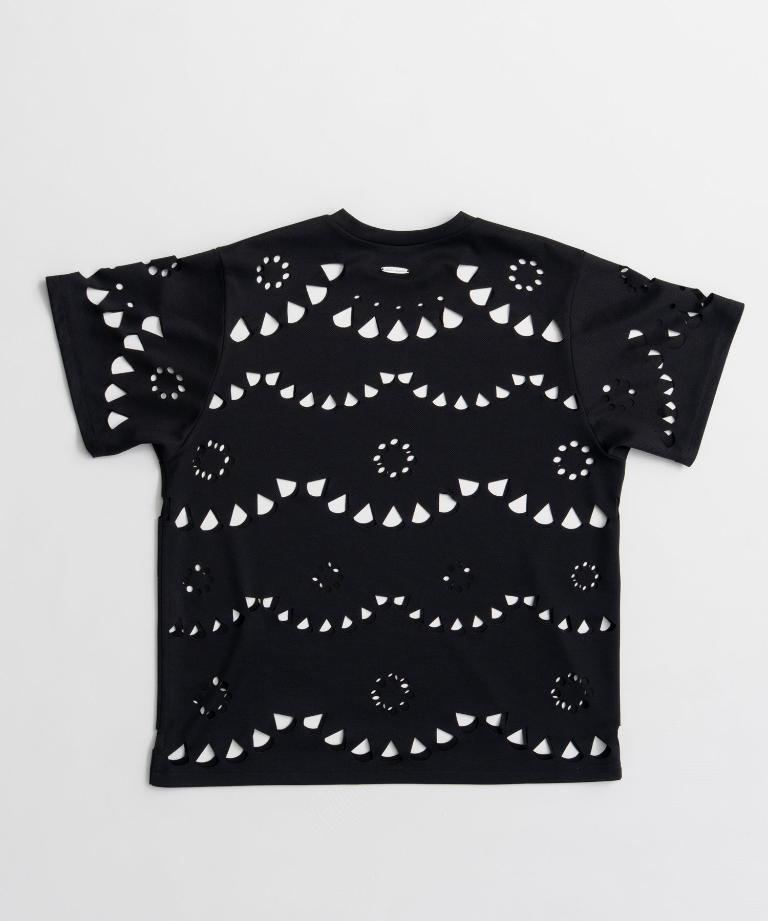 【26AUTUMN PRE-ORDER】Laser-Cut Motif Logo T-Shirt