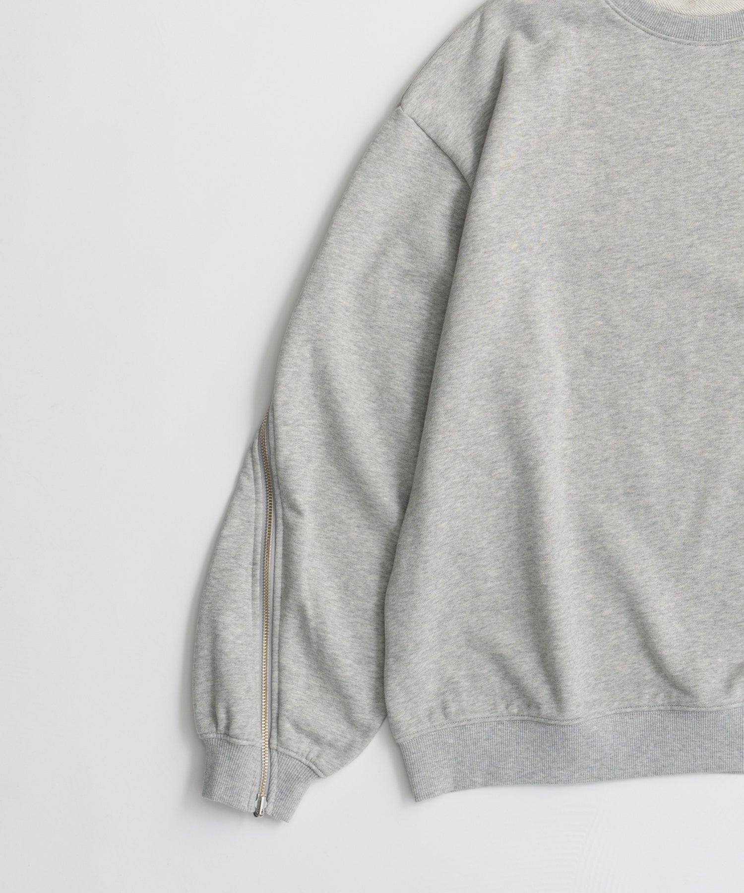 【26AUTUMN PRE-ORDER】Reverse Zipper Sweatshirt