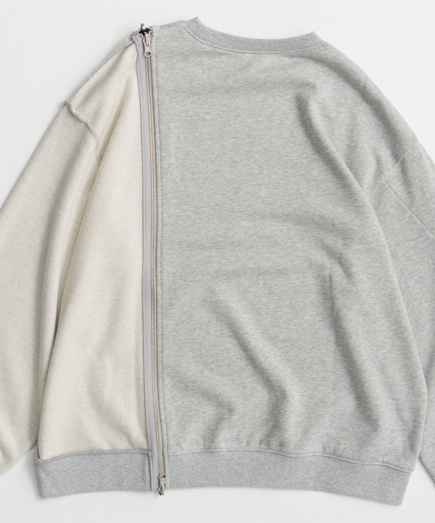 【26AUTUMN PRE-ORDER】Reverse Zipper Sweatshirt