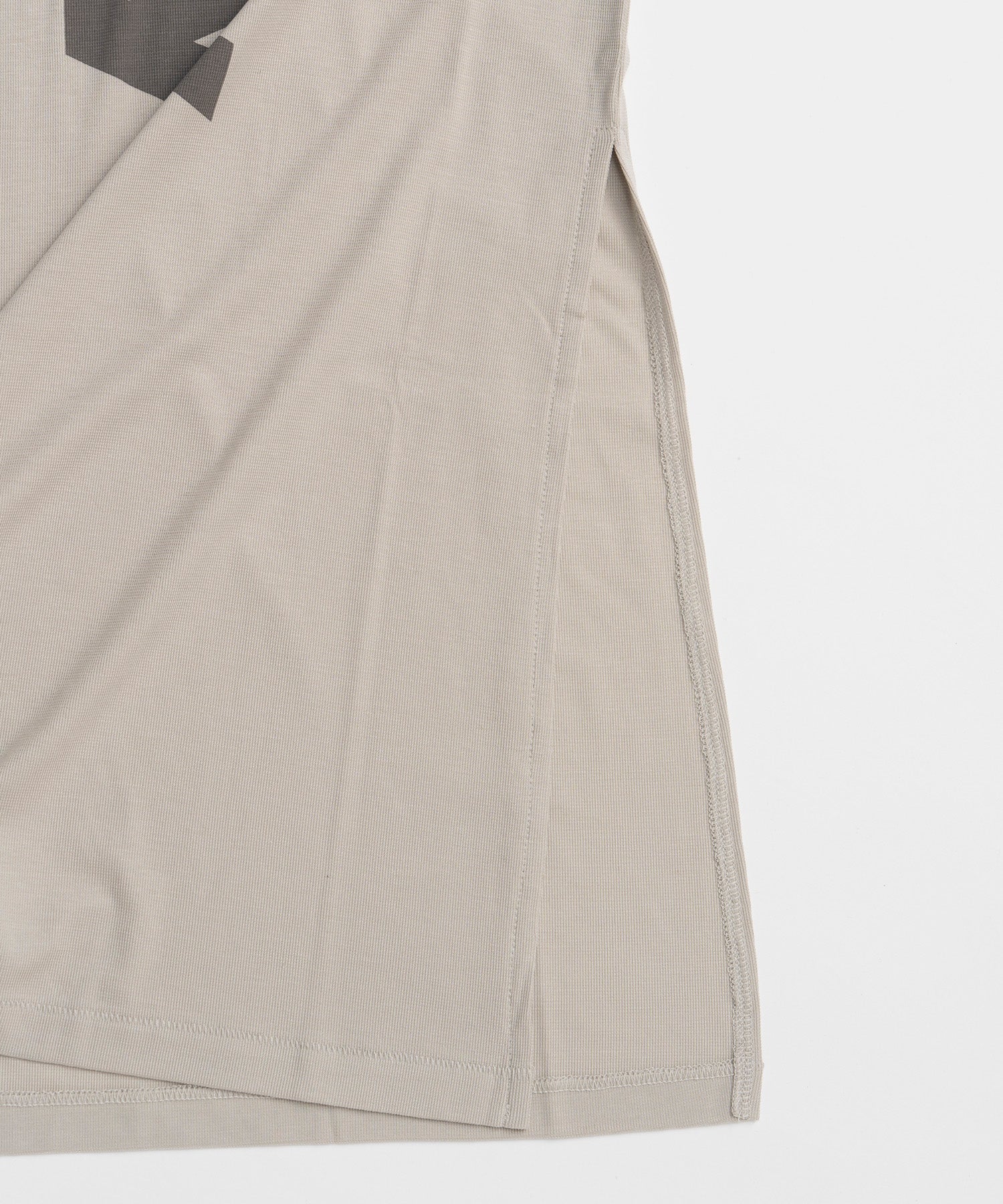 【OPEN YY】TOYY SIDE SLIT TEE