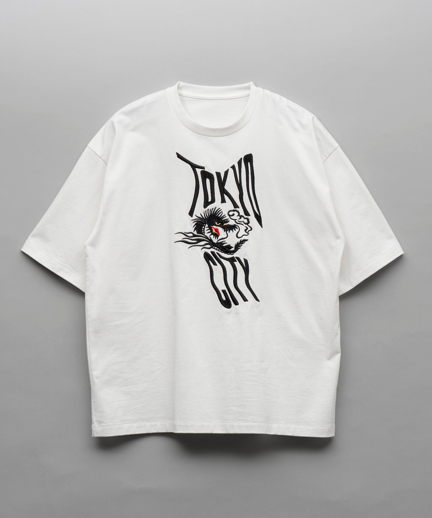 "TOKYO CITY" DRAGON EMBROIDERY PRIME-OVER CREW NECK T-SHIRT