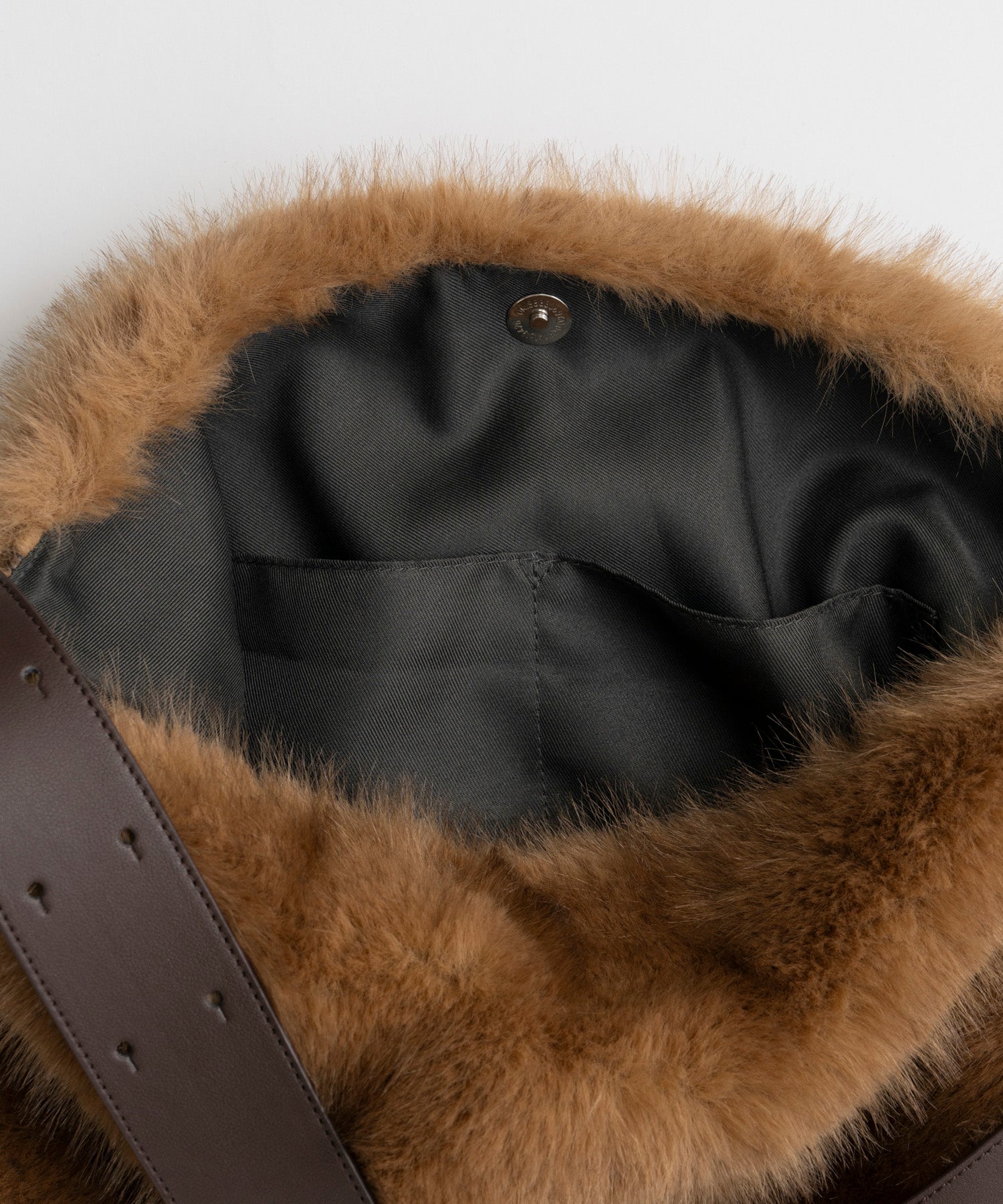 【26AUTUMN PRE-ORDER】Fur Like Square Tote Bag