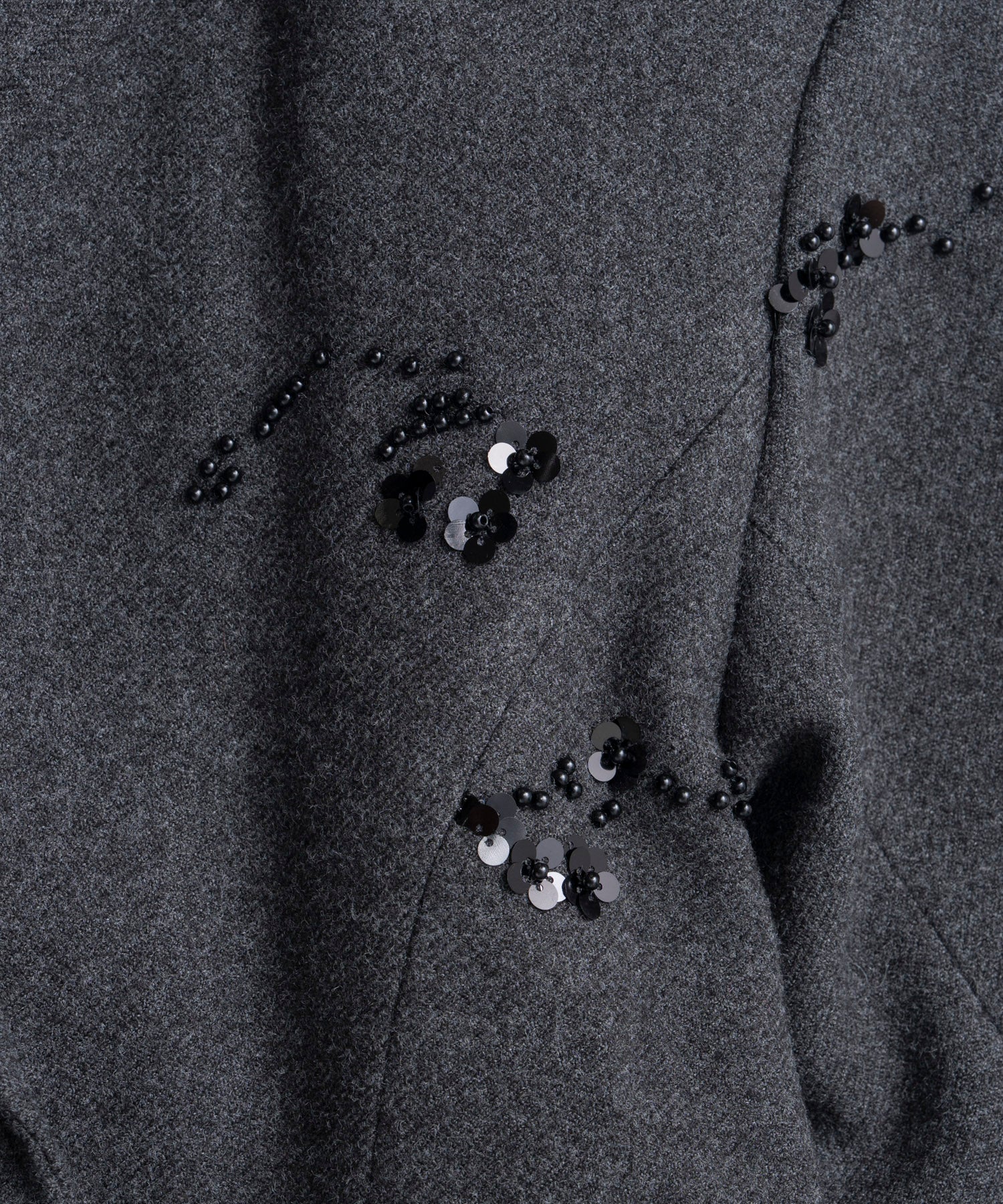 【26WINTER COLLECTION】Beaded Embroidered Midi Coat