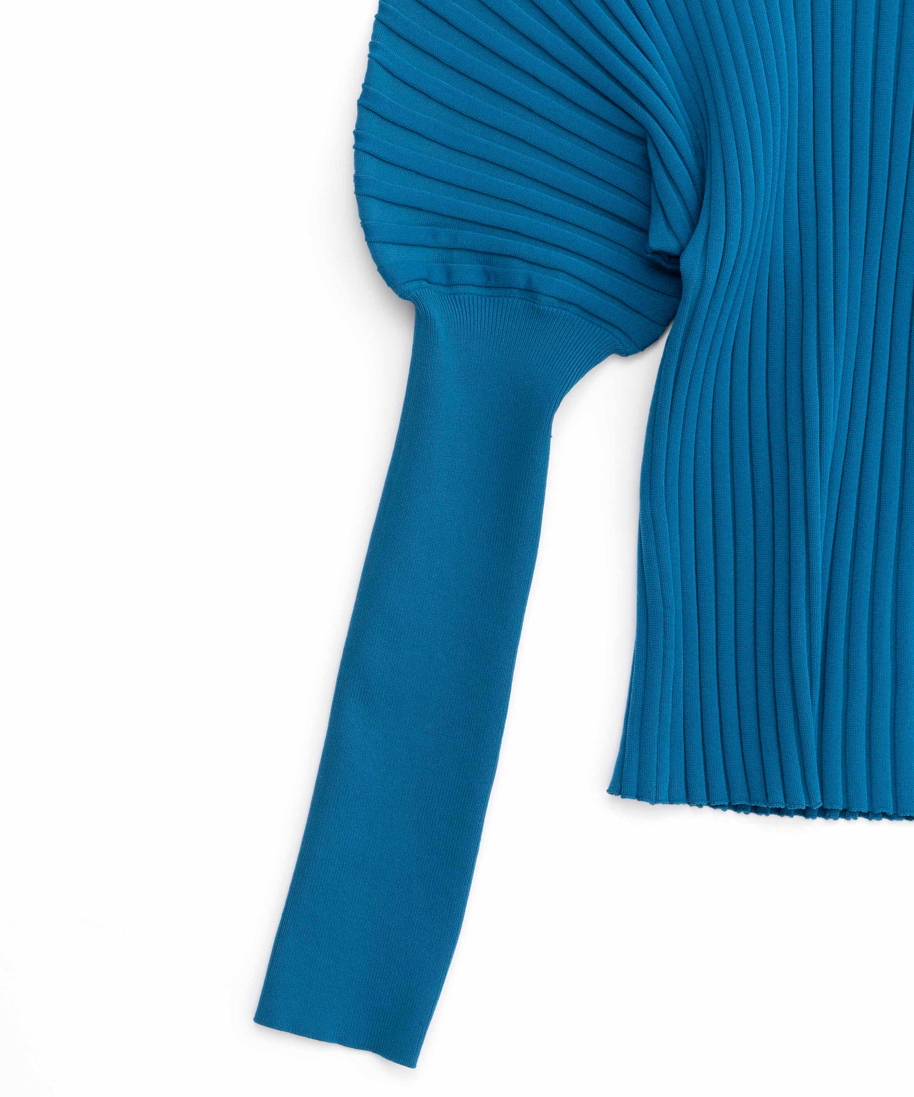 Circular Shoulder Knit Pullover