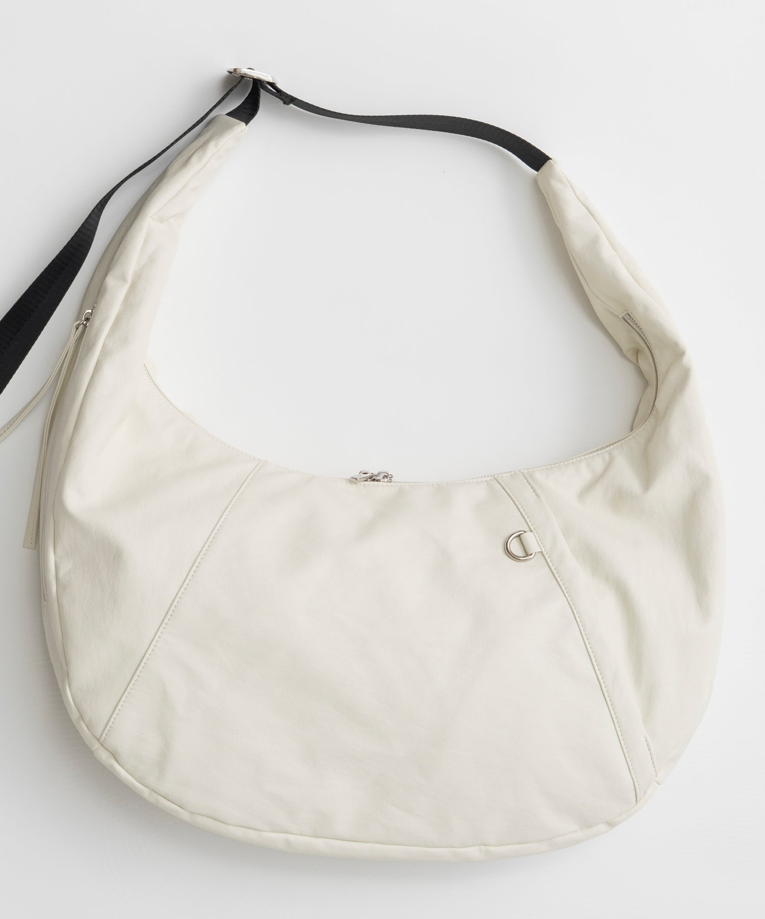 【26AUTUMN PRE-ORDER】Leather-Like Round Shoulder Bag