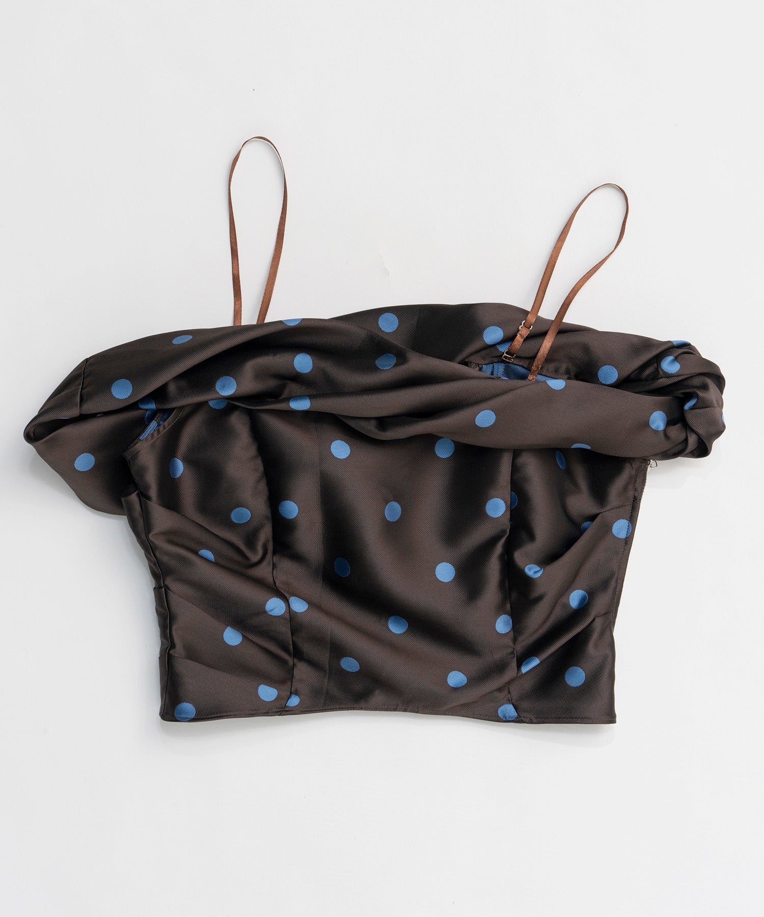 【26SPRING PRE-ORDER】Twist Off-Shoulder Blouse