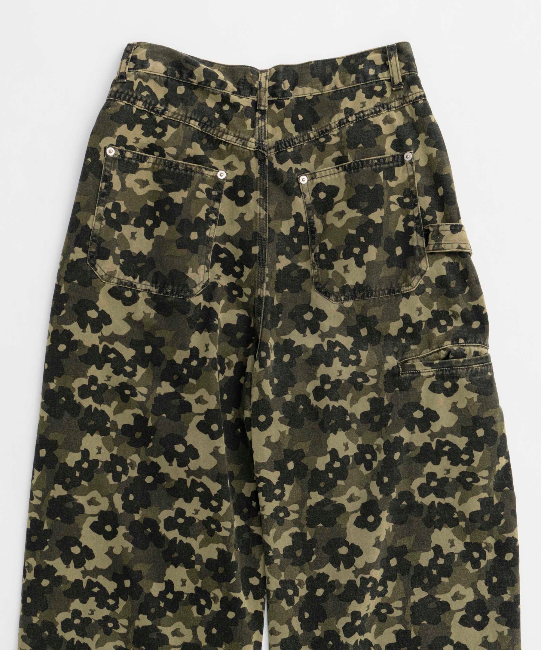 【25SPRING PRE-ORDER】Flower Camouflage Curve Pants