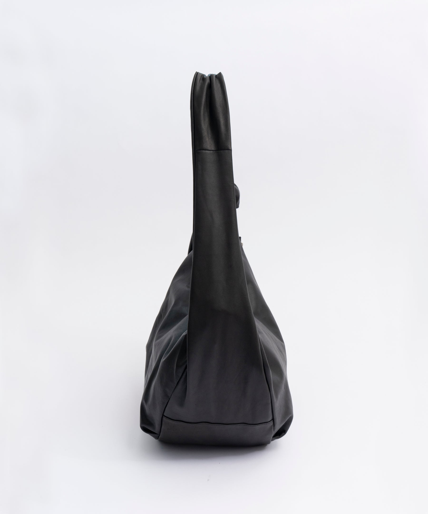 【23AW PRE-ORDER】Leather Shoulder “BANANA” Bag