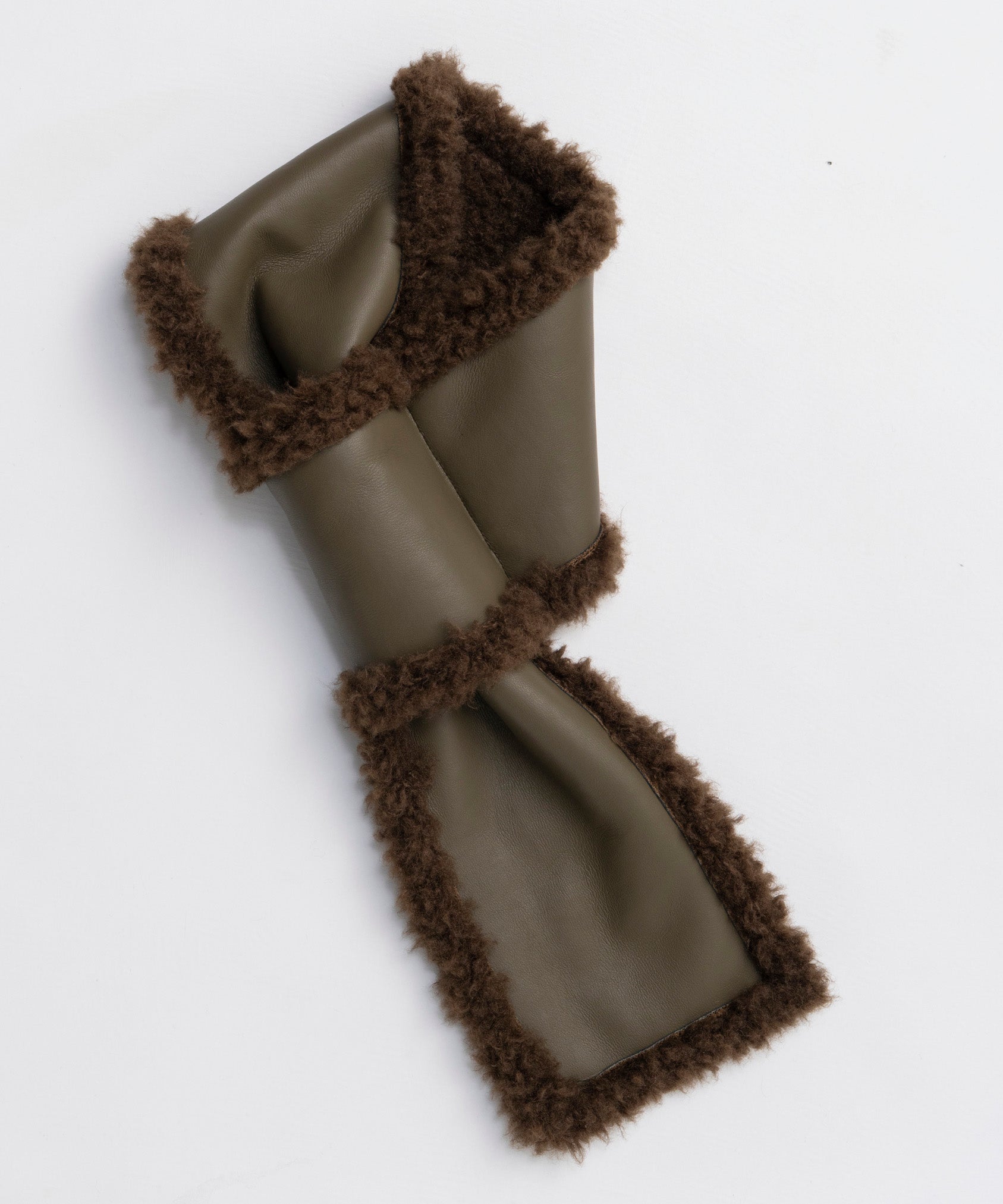 [25WINTER PRE-ORDER] Reversible Faux Mouton Coat