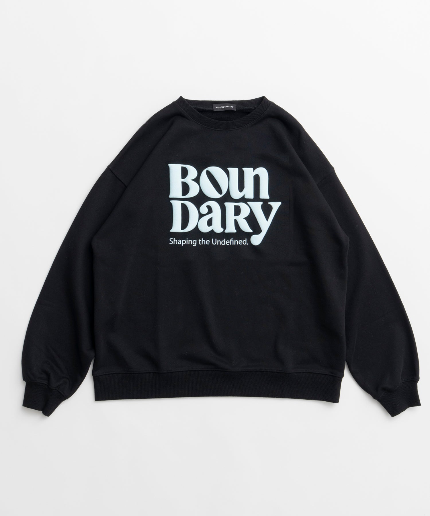 【26WINTER PRE-ORDER】BOUNDARY Embossed Sweatshirt