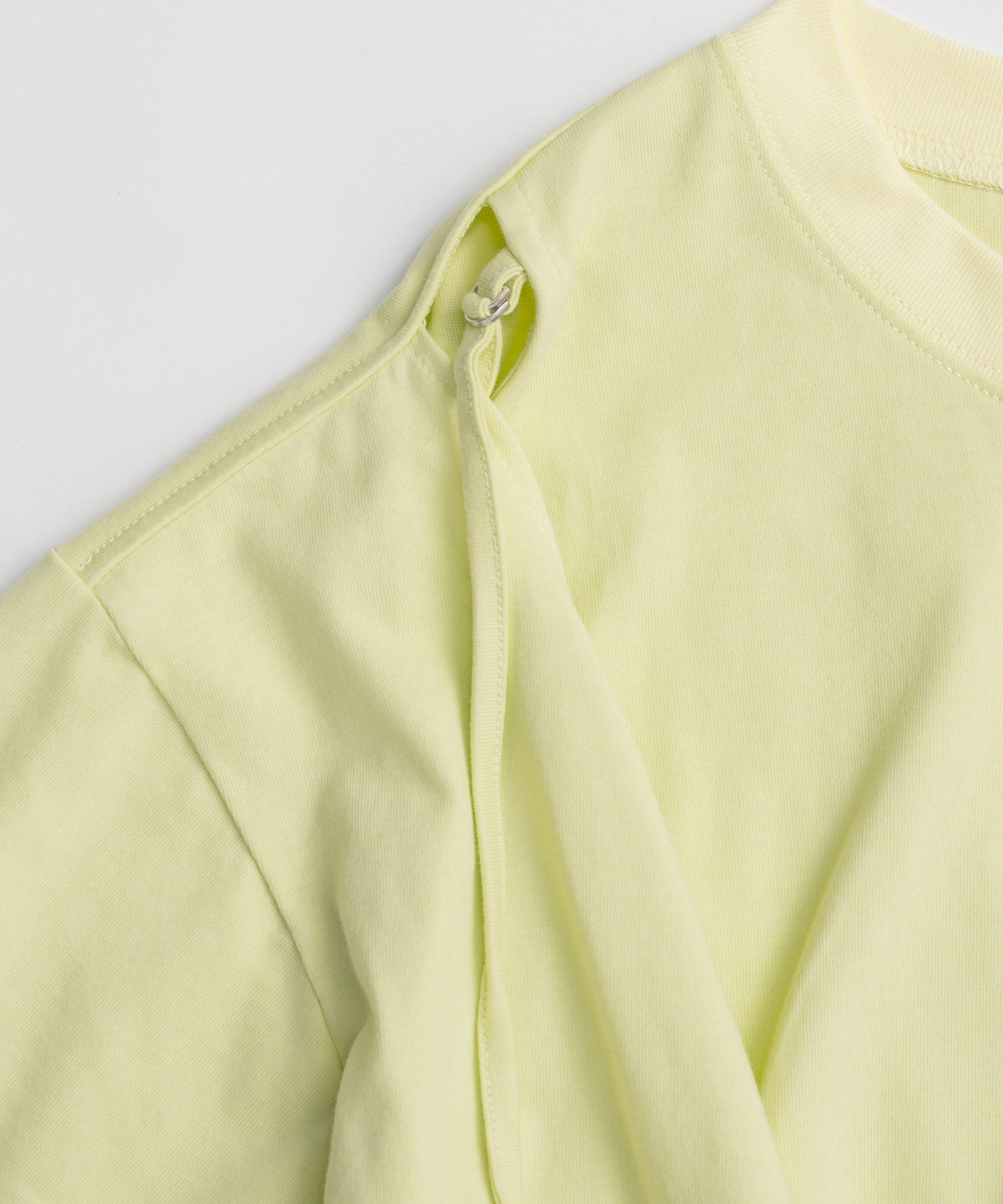 不对称垂坠 T 恤