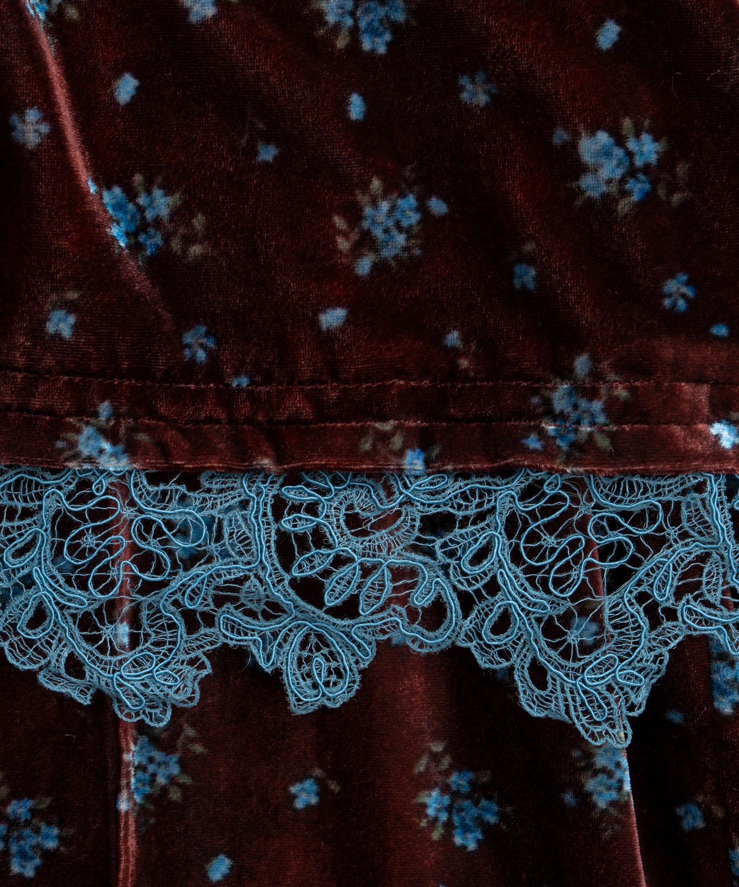 【26WINTER PRE-ORDER】Lace-Trim Velour Wrap Skirt Pants