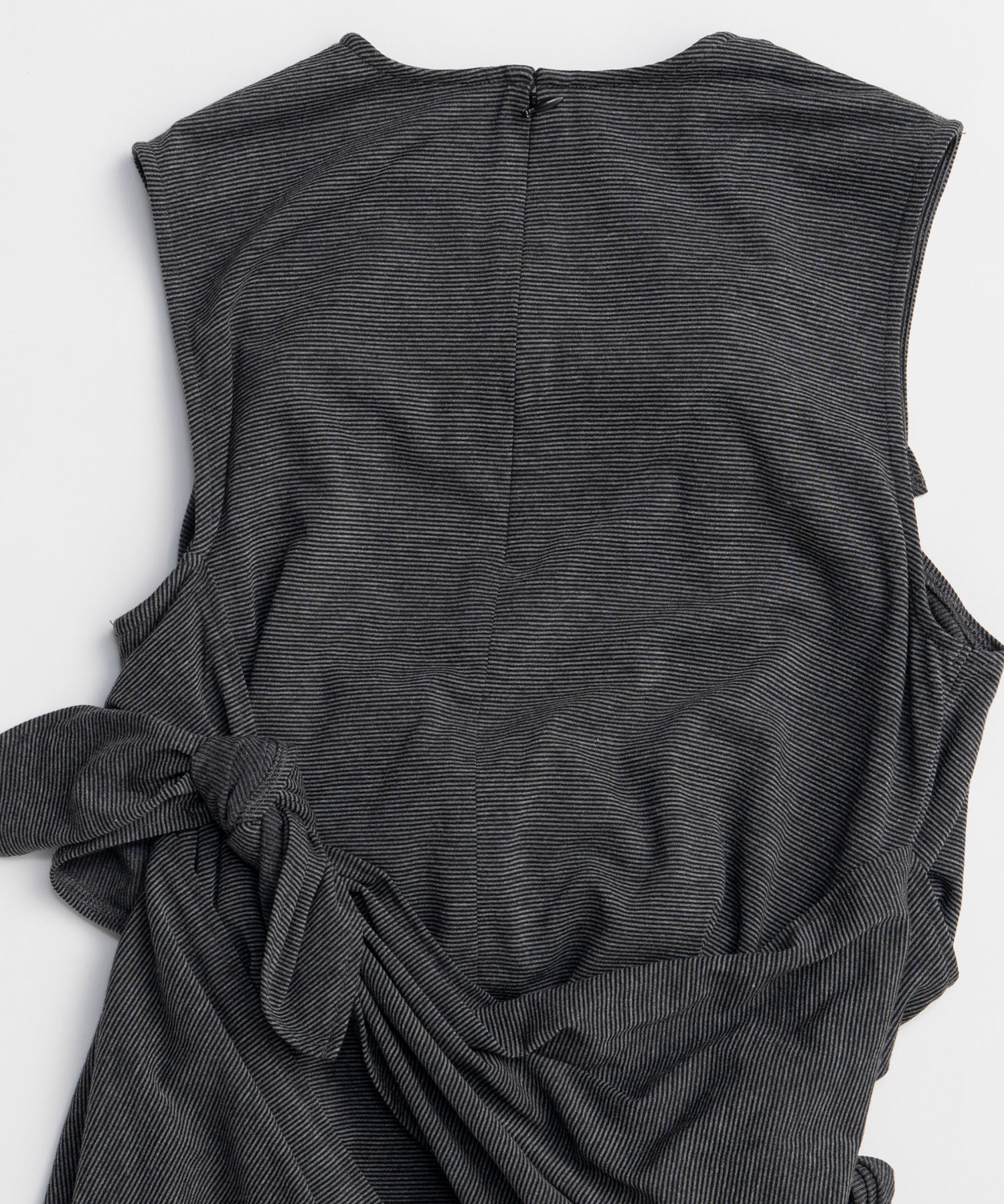 Knot Sleeveless Border T-Shirt