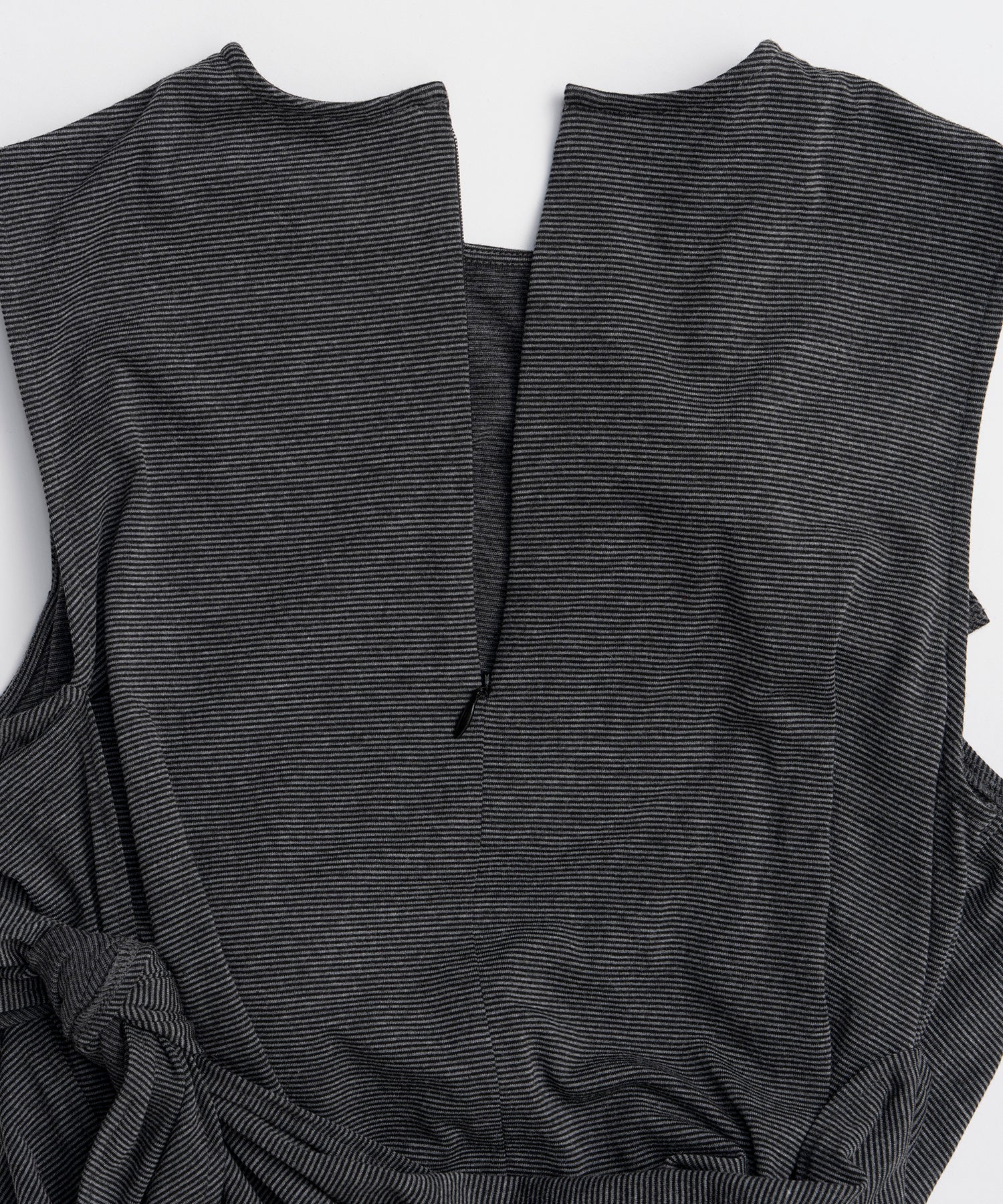 Knot Sleeveless Border T-Shirt