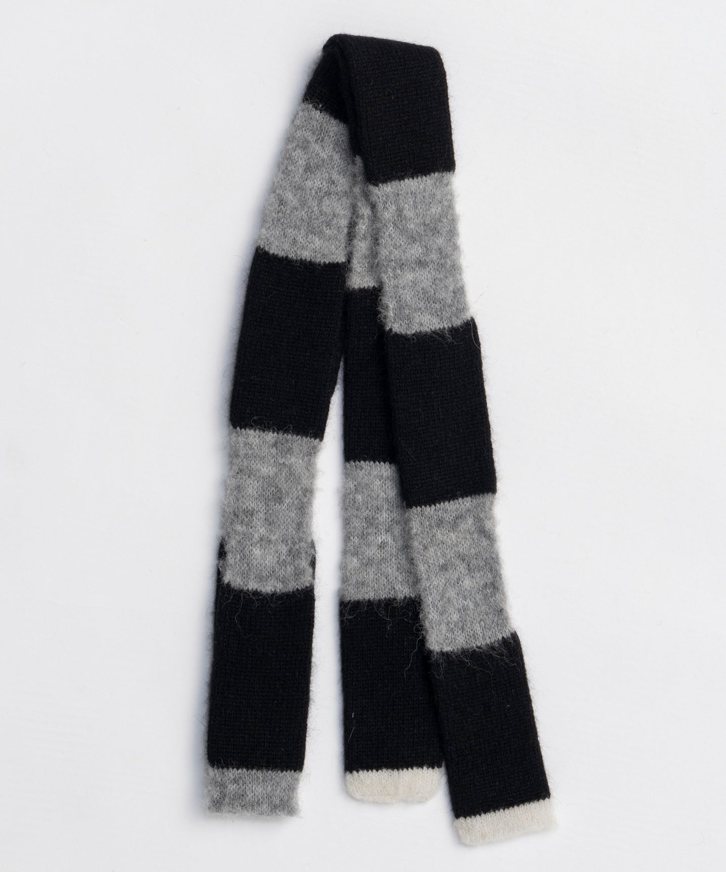 [25周期预订]纤细的消声器