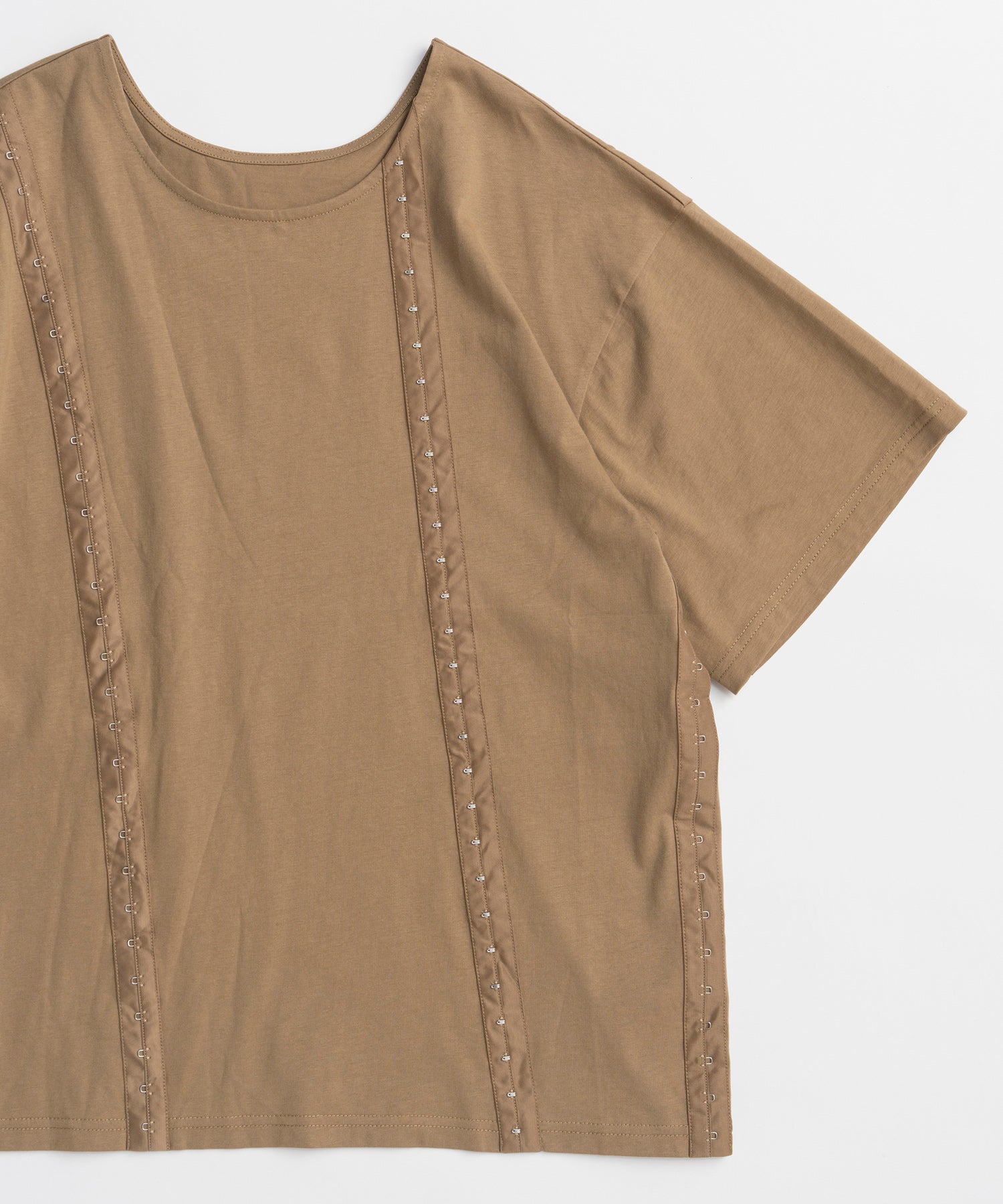 Hook-and-Eye Big Over T-Shirt